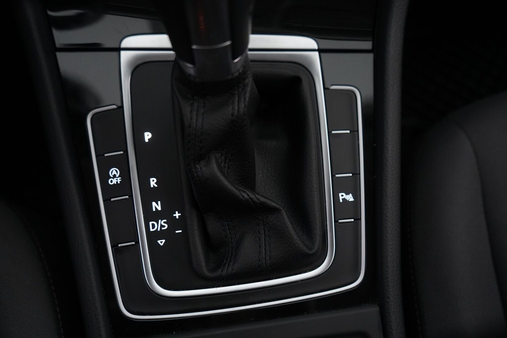 Volkswagen Golf 2016 Variant Allstar 1,2 TSI 81 kW (110 hv) DSG-automaatti *Koukku / Webasto / Ratinlämmitin / Tutkat / Vakkari* - Juuri katsastettu / Kahdet renkaat alumiinivantein / Allstar / 26.05.2025 huollettu / Jakopää vaihdettu 07.2023