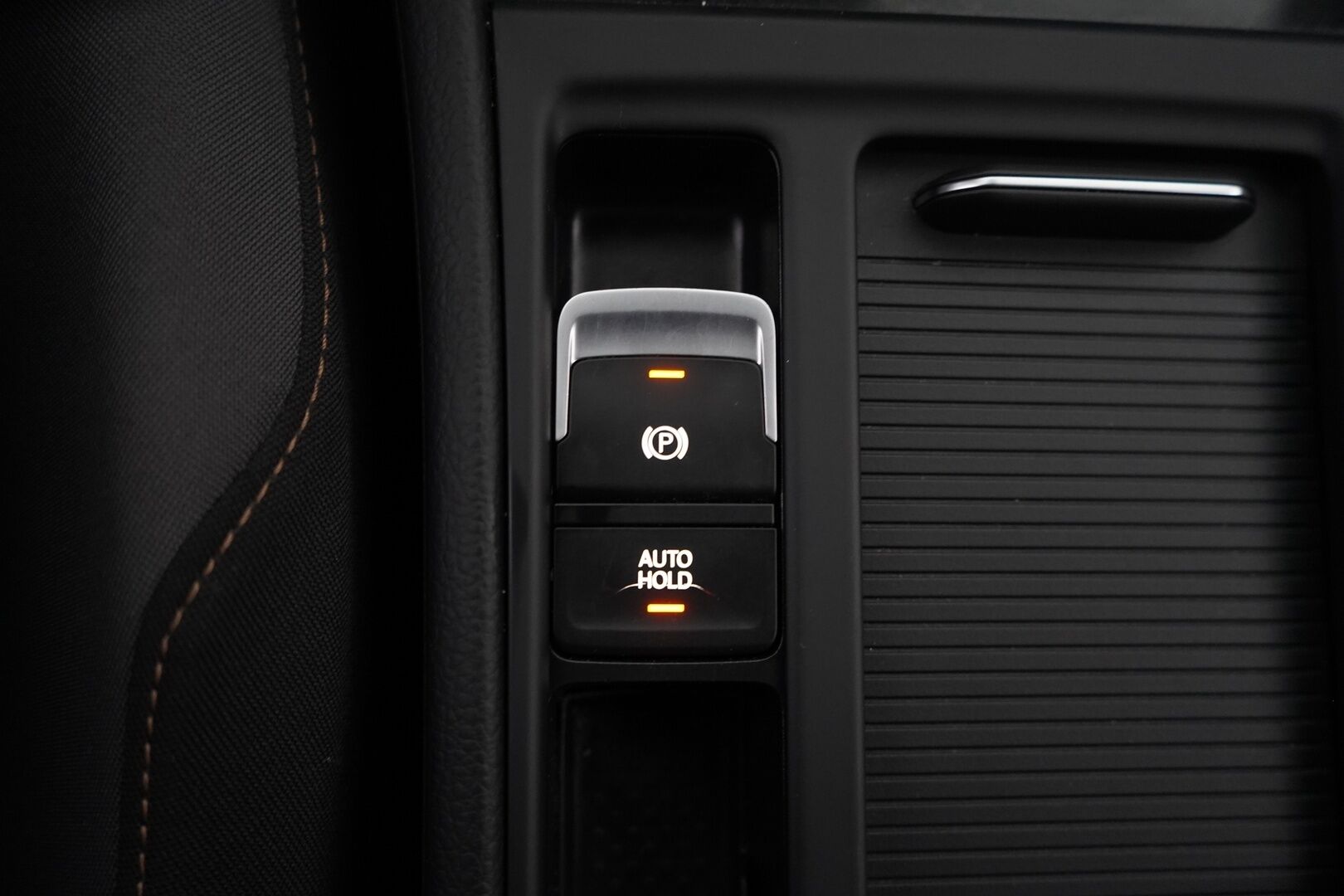 Volkswagen Golf 2016 Variant Allstar 1,2 TSI 81 kW (110 hv) DSG-automaatti *Koukku / Webasto / Ratinlämmitin / Tutkat / Vakkari* - Juuri katsastettu / Kahdet renkaat alumiinivantein / Allstar / 26.05.2025 huollettu / Jakopää vaihdettu 07.2023