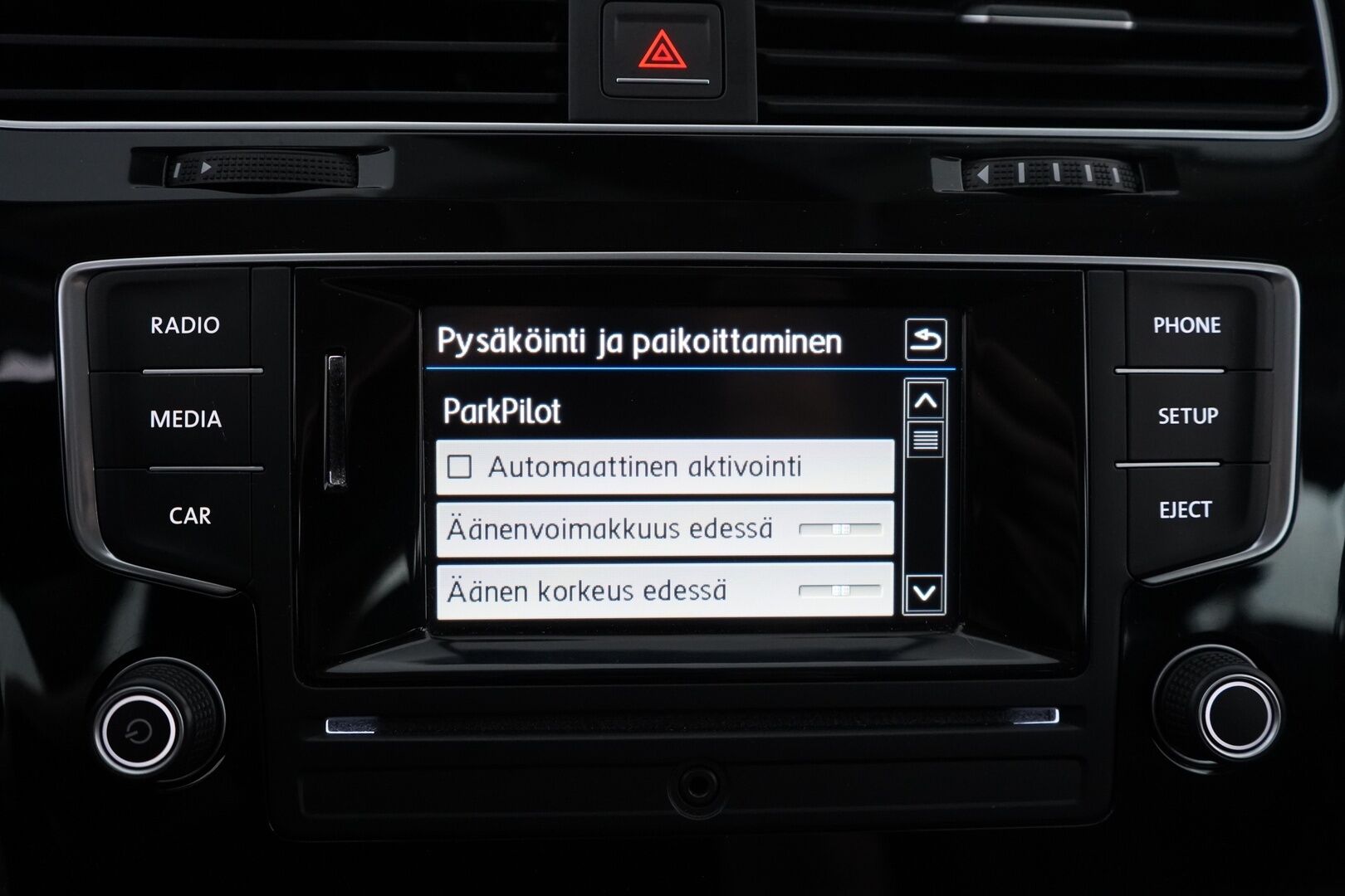 Volkswagen Golf 2016 Variant Allstar 1,2 TSI 81 kW (110 hv) DSG-automaatti *Koukku / Webasto / Ratinlämmitin / Tutkat / Vakkari* - Juuri katsastettu / Kahdet renkaat alumiinivantein / Allstar / 26.05.2025 huollettu / Jakopää vaihdettu 07.2023
