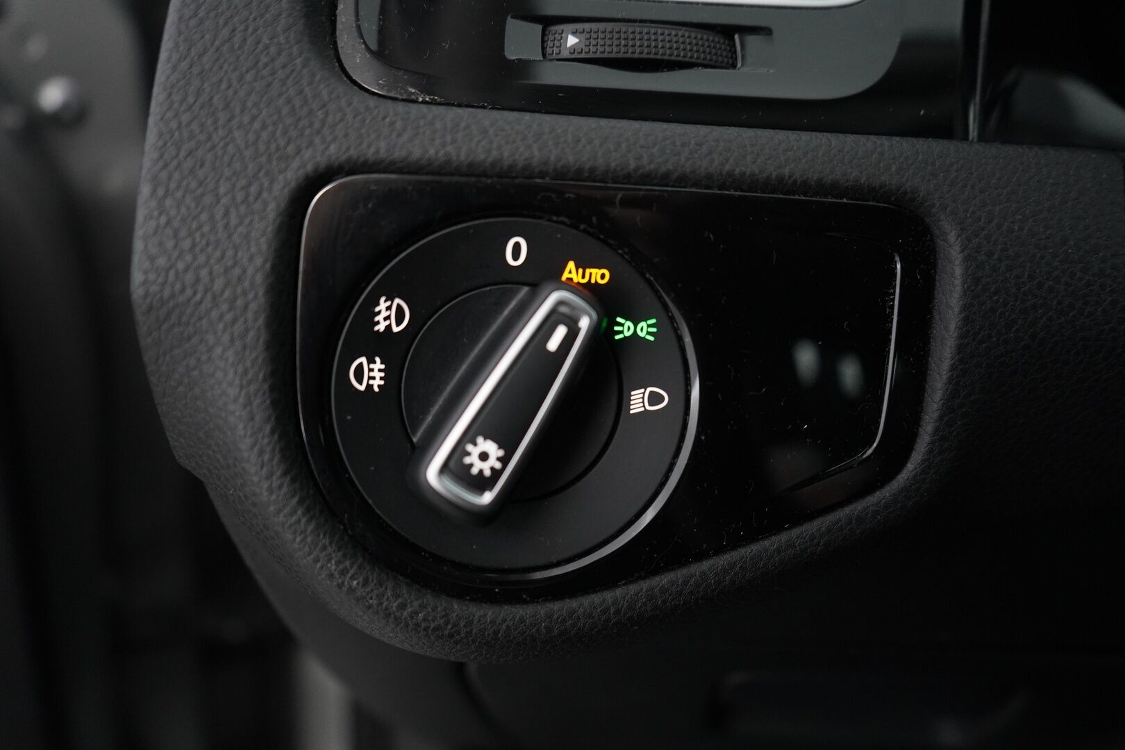 Volkswagen Golf 2016 Variant Allstar 1,2 TSI 81 kW (110 hv) DSG-automaatti *Koukku / Webasto / Ratinlämmitin / Tutkat / Vakkari* - Juuri katsastettu / Kahdet renkaat alumiinivantein / Allstar / 26.05.2025 huollettu / Jakopää vaihdettu 07.2023