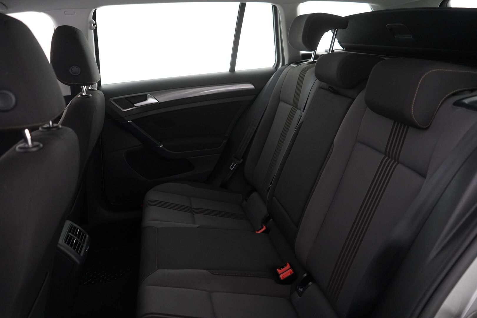 Volkswagen Golf 2016 Variant Allstar 1,2 TSI 81 kW (110 hv) DSG-automaatti *Koukku / Webasto / Ratinlämmitin / Tutkat / Vakkari* - Juuri katsastettu / Kahdet renkaat alumiinivantein / Allstar / 26.05.2025 huollettu / Jakopää vaihdettu 07.2023