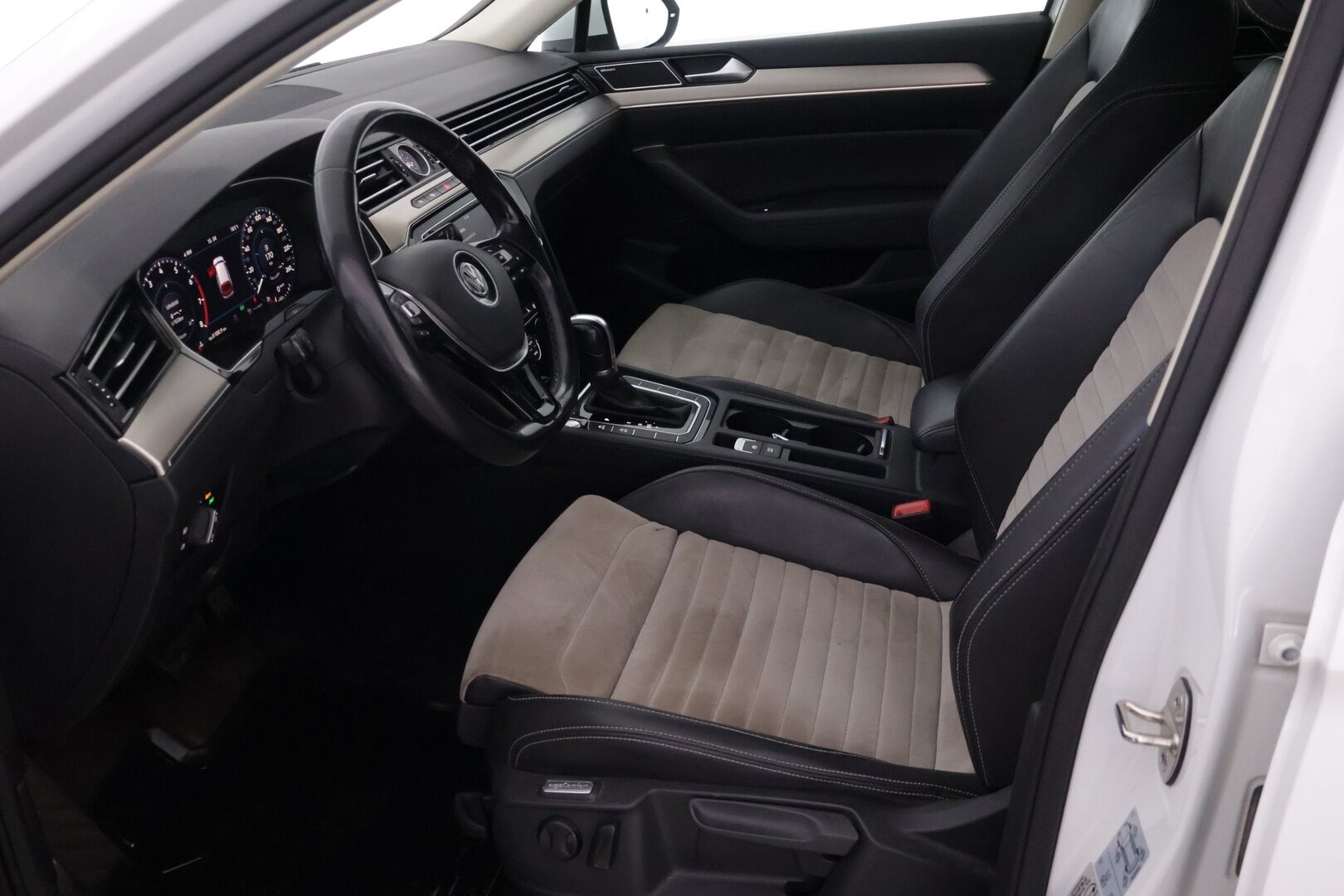 Volkswagen Passat 2016 Variant Highline 1,4 TSI 110 kW (150 hv) ACT DSG *ACC / DynAudio / LED ajovalot / S.Luukku / Digimittaristo* - *11kk leimaa!! / Jakopää tehty hiljattain!!*