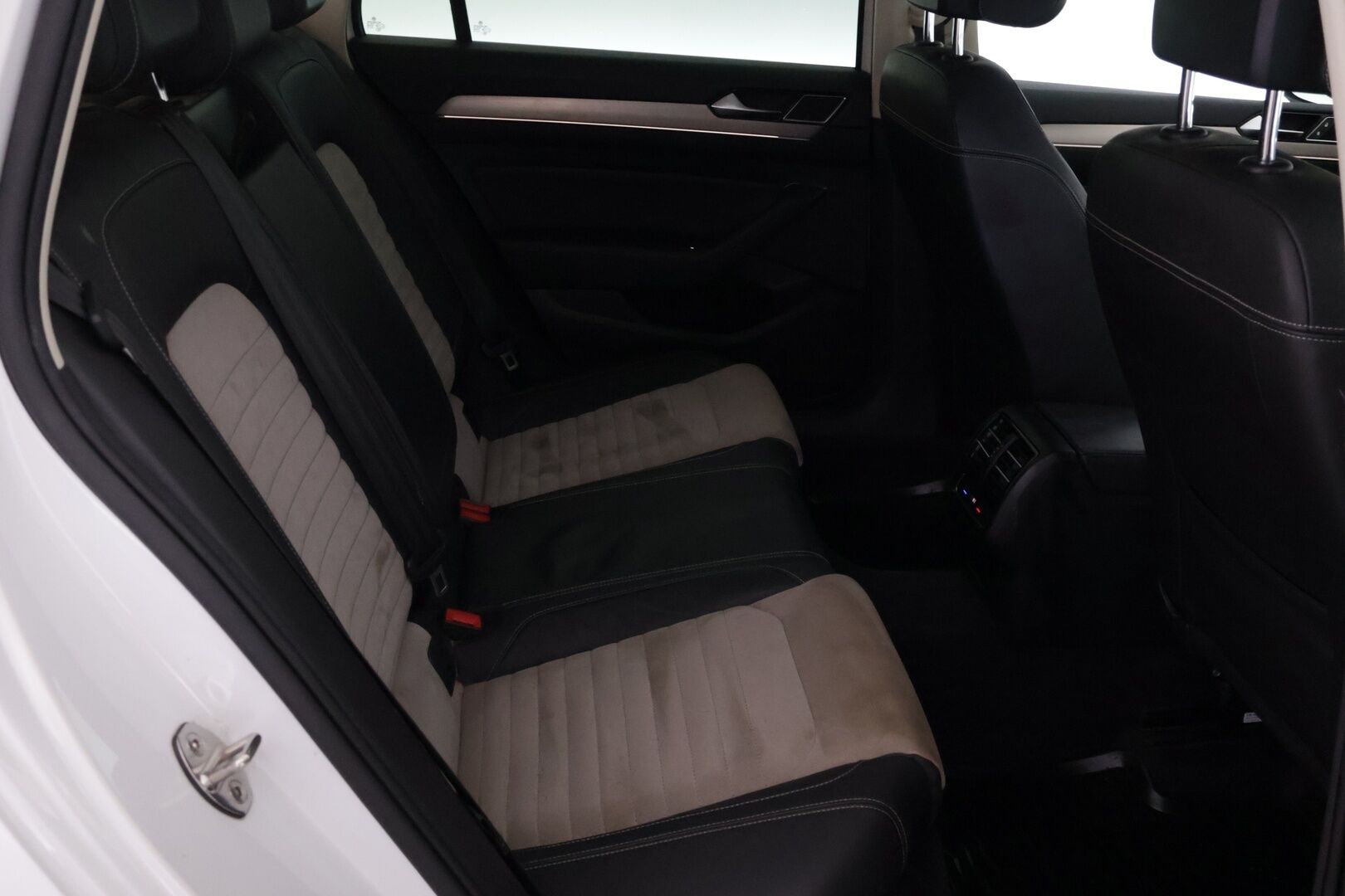 Volkswagen Passat 2016 Variant Highline 1,4 TSI 110 kW (150 hv) ACT DSG *ACC / DynAudio / LED ajovalot / S.Luukku / Digimittaristo* - *11kk leimaa!! / Jakopää tehty hiljattain!!*