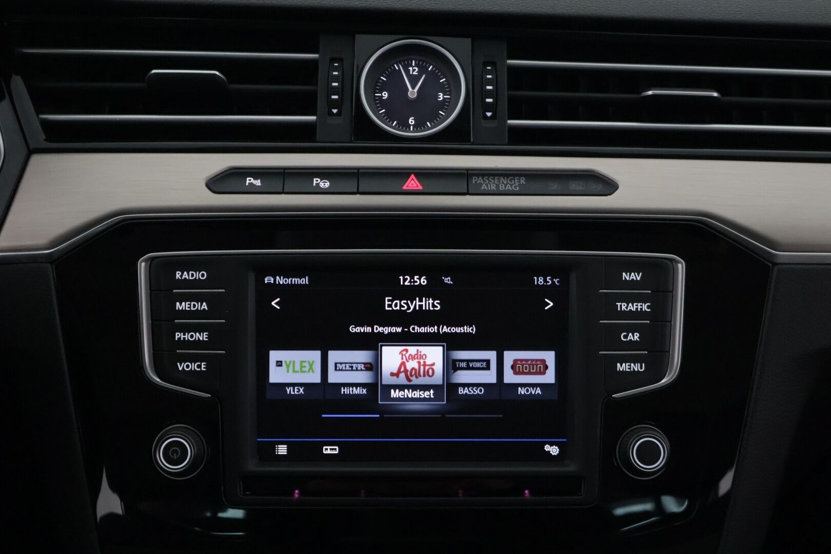 Volkswagen Passat 2017 Sedan Highline 1,8 TSI 132 kW (180 hv) DSG-automaatti ** Webasto / ErgoComfort / ACC / APP-Connect / Blis - ** Juuri katsastettu / Kahdet renkaat **