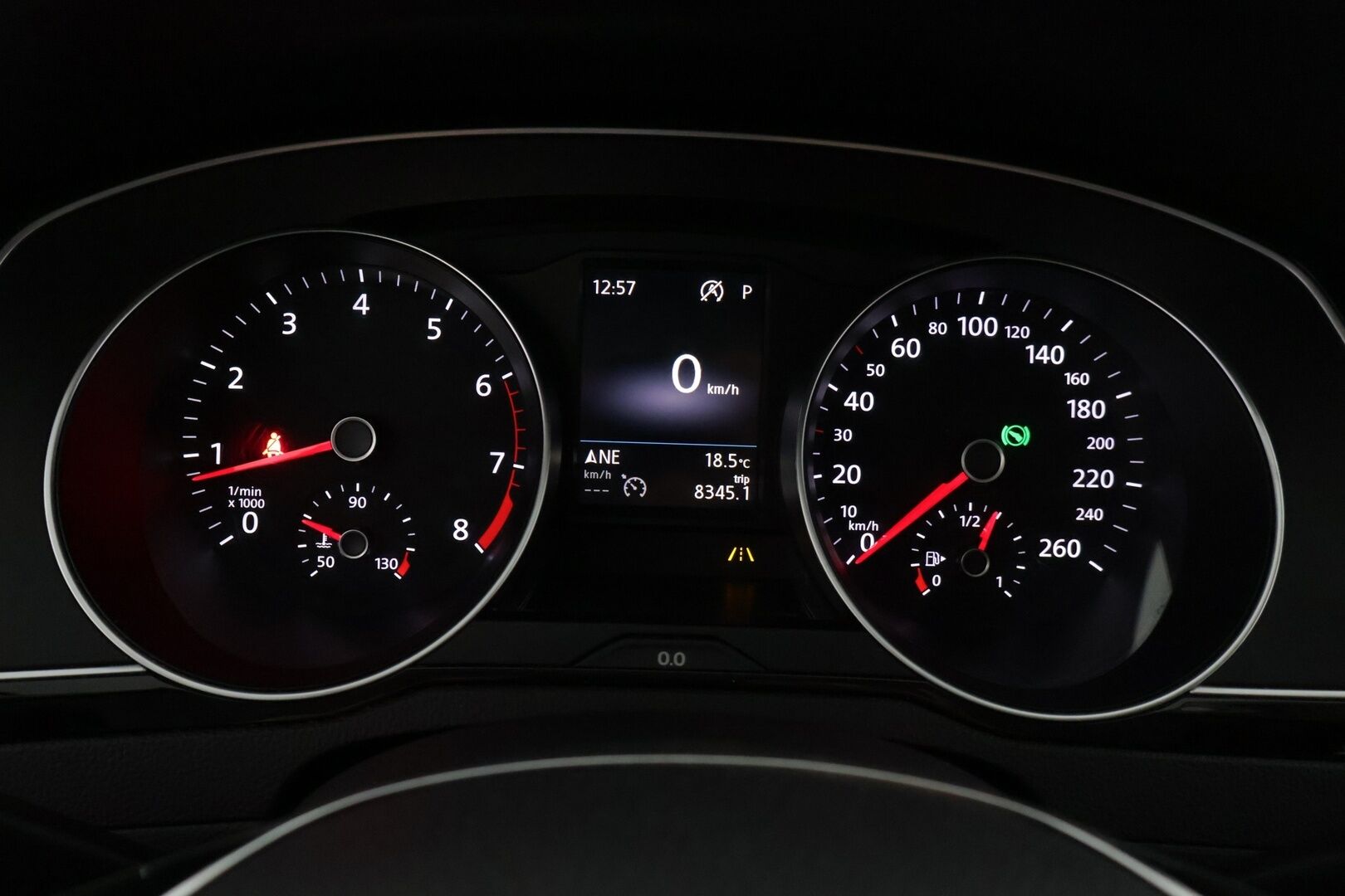 Volkswagen Passat 2017 Sedan Highline 1,8 TSI 132 kW (180 hv) DSG-automaatti ** Webasto / ErgoComfort / ACC / APP-Connect / Blis - ** Juuri katsastettu / Kahdet renkaat ** - HULLUT BLACKWEEK JATKOT - KORKOTARJOUS 2,49%