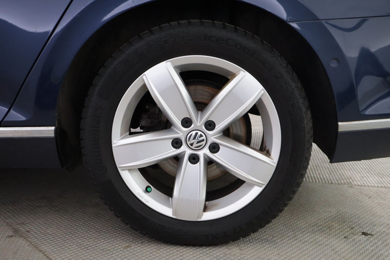 Volkswagen Passat 2017 Sedan Highline 1,8 TSI 132 kW (180 hv) DSG-automaatti ** Webasto / ErgoComfort / ACC / APP-Connect / Blis - *Juuri katsastettu / Kahdet renkaat*