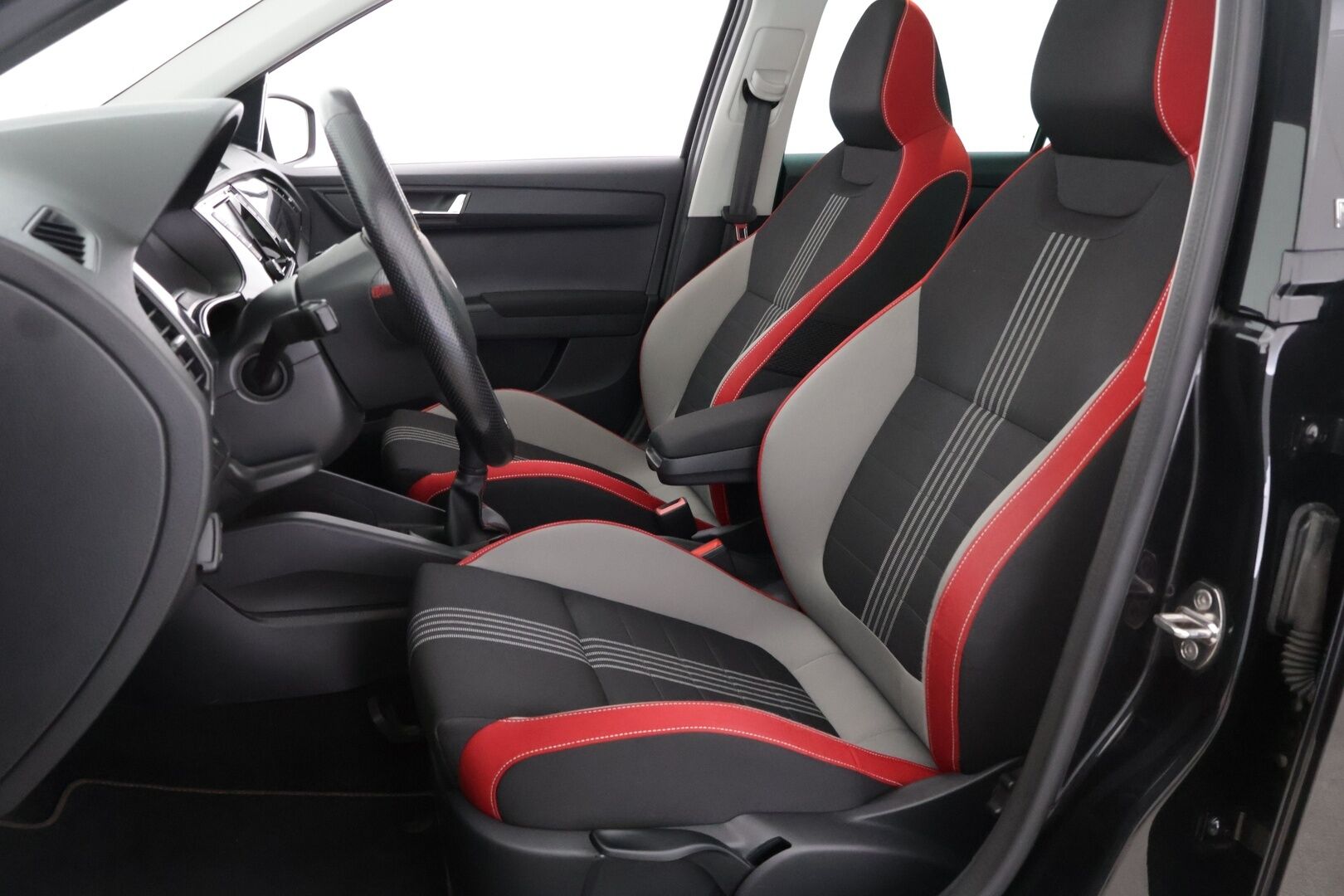 Skoda Fabia 2017 1,2 TSI 110 Monte Carlo *Lohko ja sisälämm. / Tutkat / Kessy / SmartLink / Vakkari* - *Suomi-Auto / 2xrenkaat ja vanteet / Siisti yksilö*