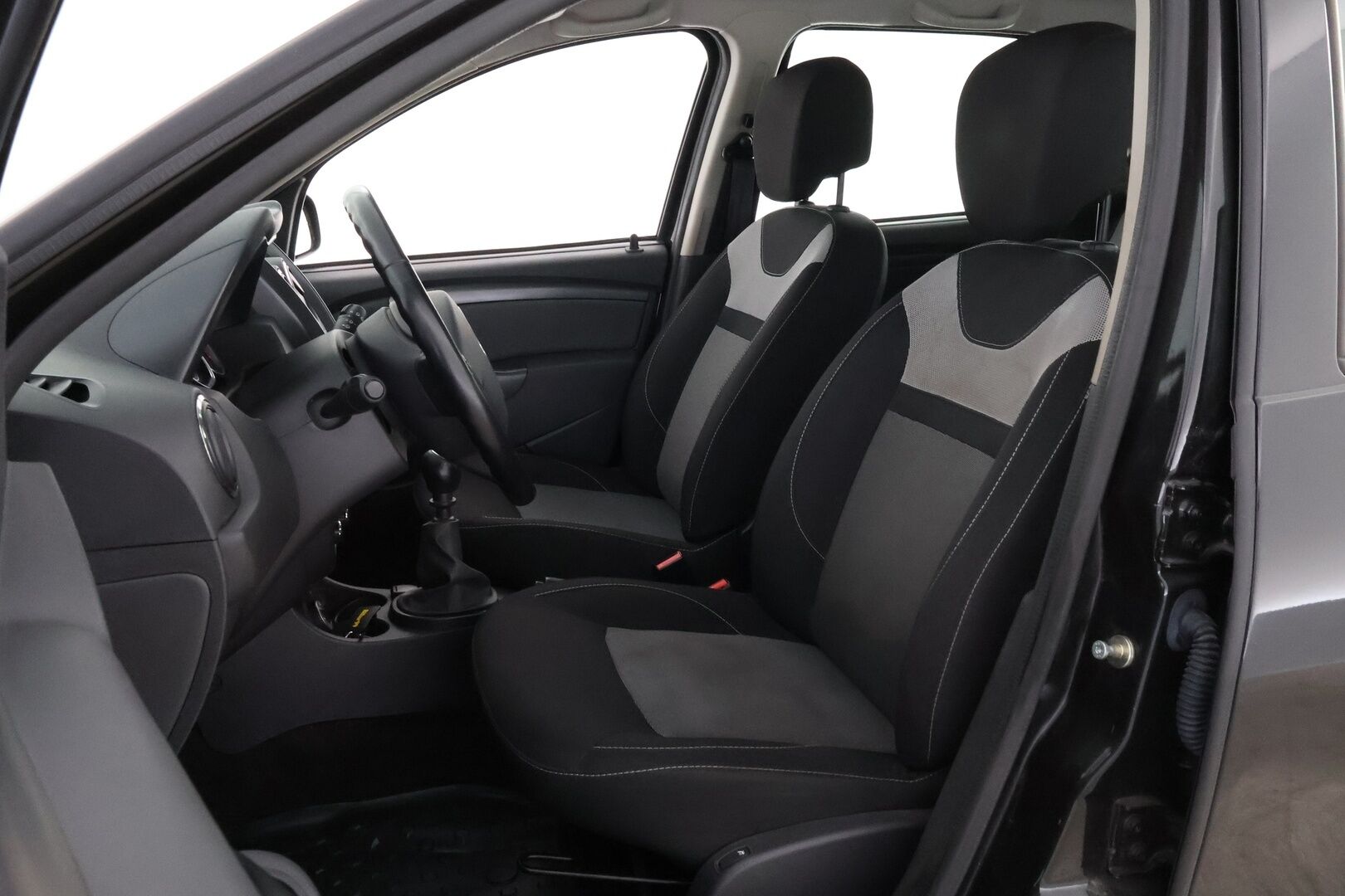 Dacia Duster 2016 TCe 125 S&S 4x4 Laureate * Suomiauto / Vetokoukku / Vakkari / Ketju vaihdettu / Lohkolämmitin!