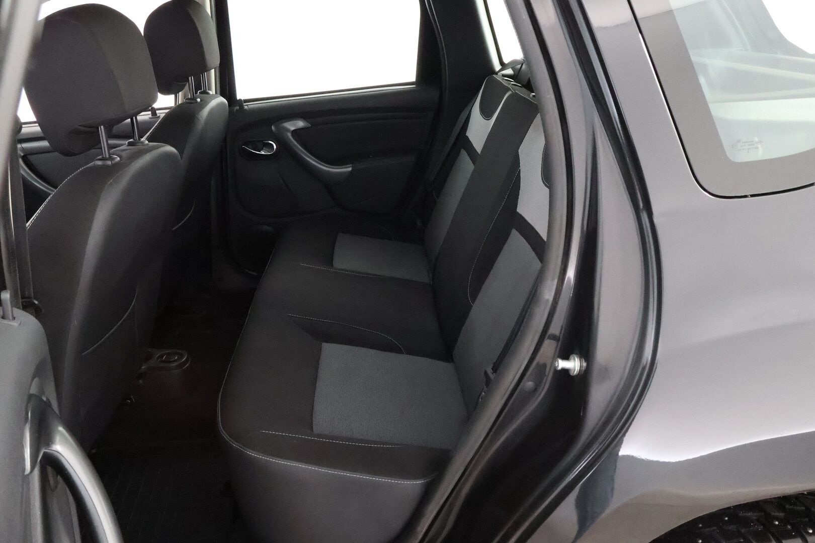 Dacia Duster 2016 TCe 125 S&S 4x4 Laureate * Suomiauto / Vetokoukku / Vakkari / Ketju vaihdettu / Lohkolämmitin!