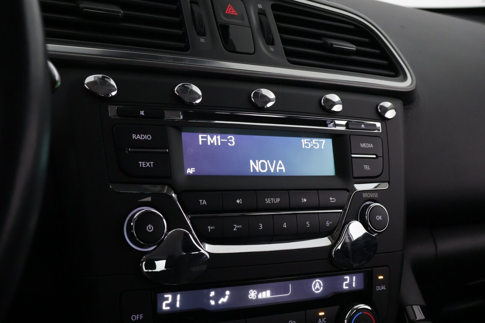 Renault Kadjar 2017 Energy TCe 130 Zen * Vakkari / Puolinahkasisusta / Lohkolämmitin / Digimittari / Peruutustutkat / 2x Renkaat - Juuri tullut Tampereelle!