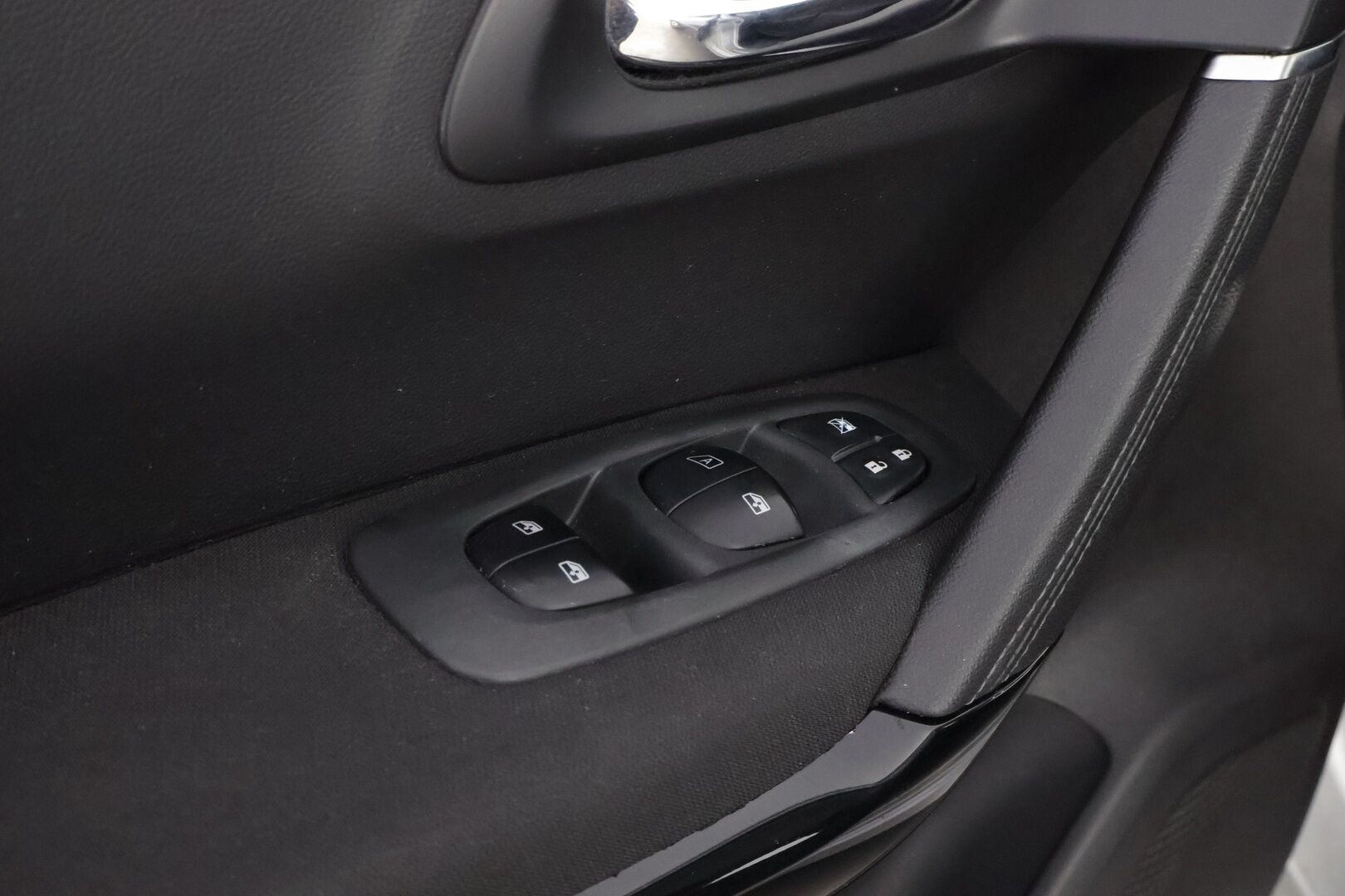 Renault Kadjar 2017 Energy TCe 130 Zen * Vakkari / Puolinahkasisusta / Lohkolämmitin / Digimittari / Peruutustutkat / 2x Renkaat - Juuri tullut Tampereelle!