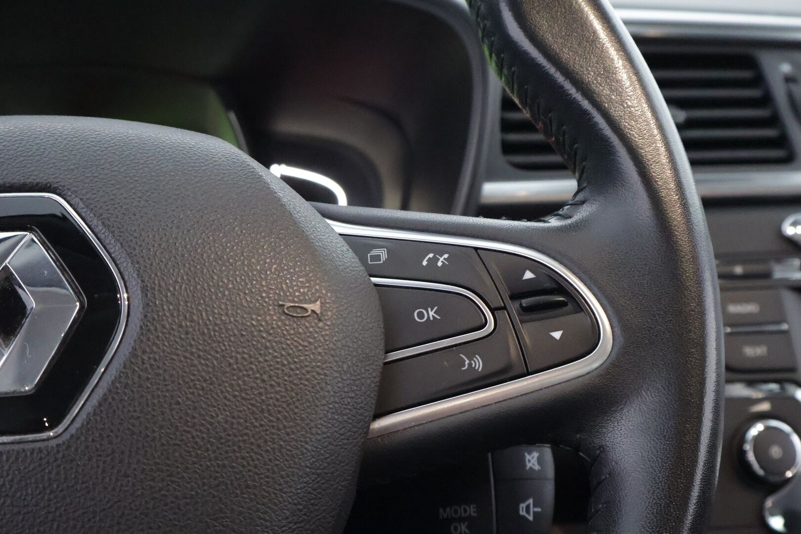 Renault Kadjar 2017 Energy TCe 130 Zen * Vakkari / Puolinahkasisusta / Lohkolämmitin / Digimittari / Peruutustutkat / 2x Renkaat - Juuri tullut Tampereelle!