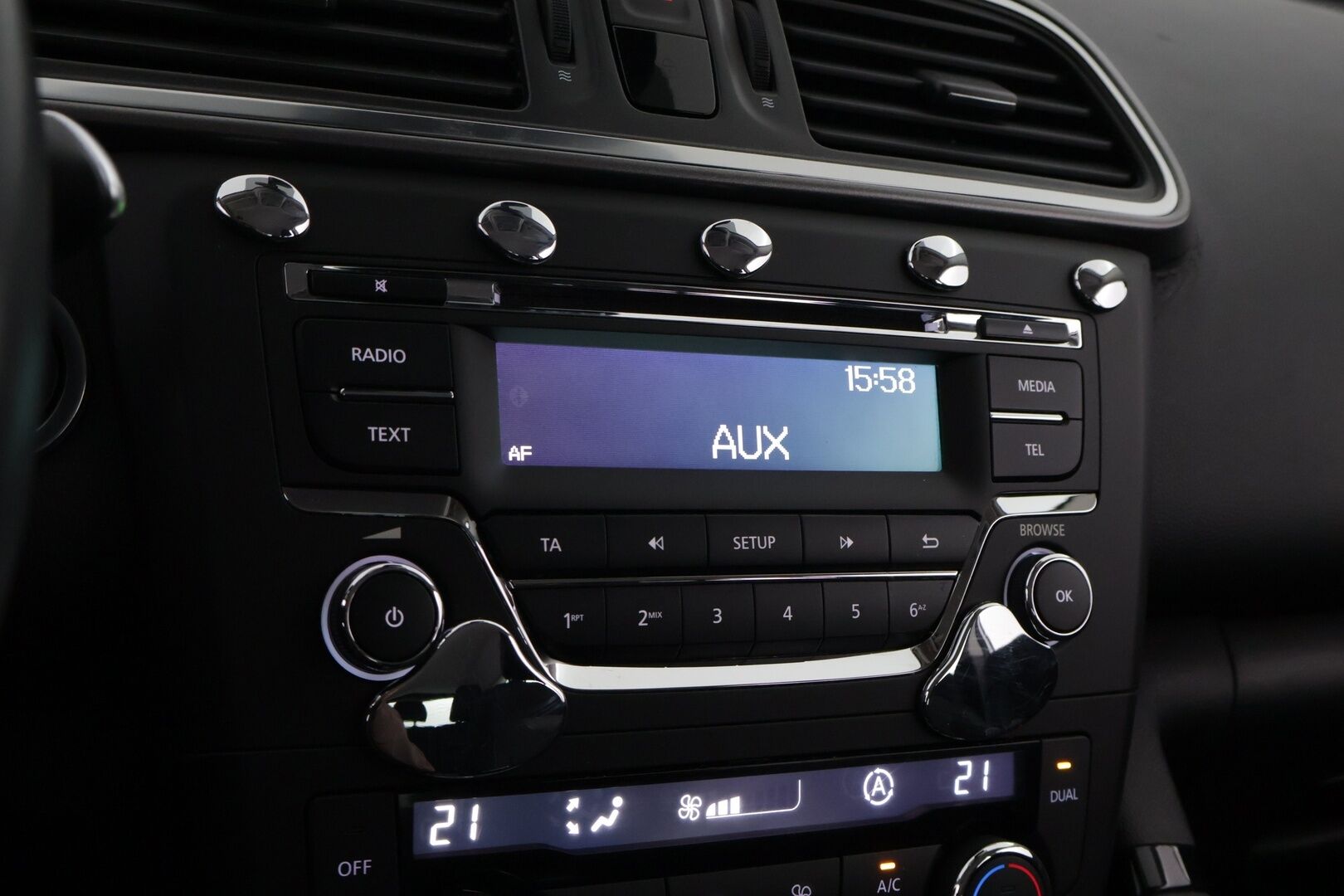 Renault Kadjar 2017 Energy TCe 130 Zen * Vakkari / Puolinahkasisusta / Lohkolämmitin / Digimittari / Peruutustutkat / 2x Renkaat - Juuri tullut Tampereelle!