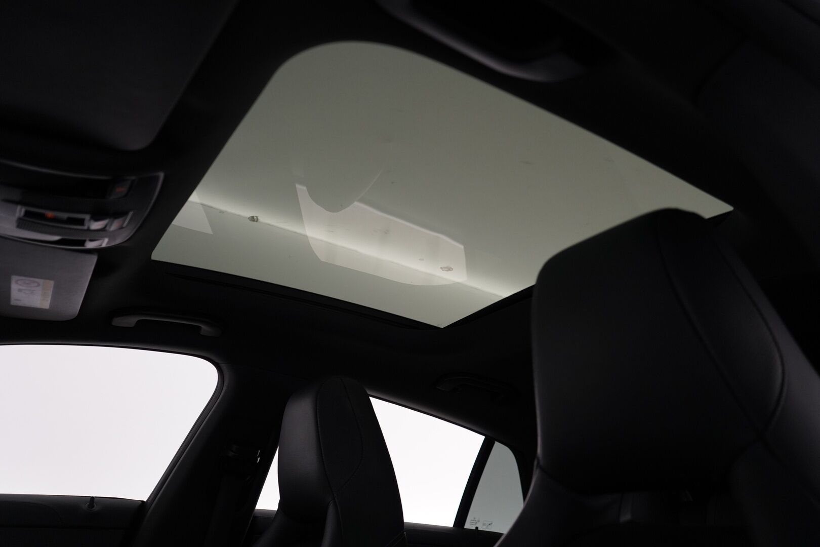 Mercedes-Benz CLA 2016 250 4Matic A Shooting Brake Business AMG *Panorama / Webasto  / Äänentoisto / Nahat / Muistipenkit / Kamera* - Säntilliset huollot / Kahdet renkaat AMG vantein