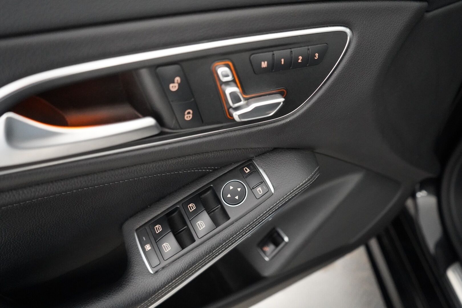 Mercedes-Benz CLA 2016 250 4Matic A Shooting Brake Business AMG *Panorama / Webasto  / Äänentoisto / Nahat / Muistipenkit / Kamera* - Säntilliset huollot / Kahdet renkaat AMG vantein