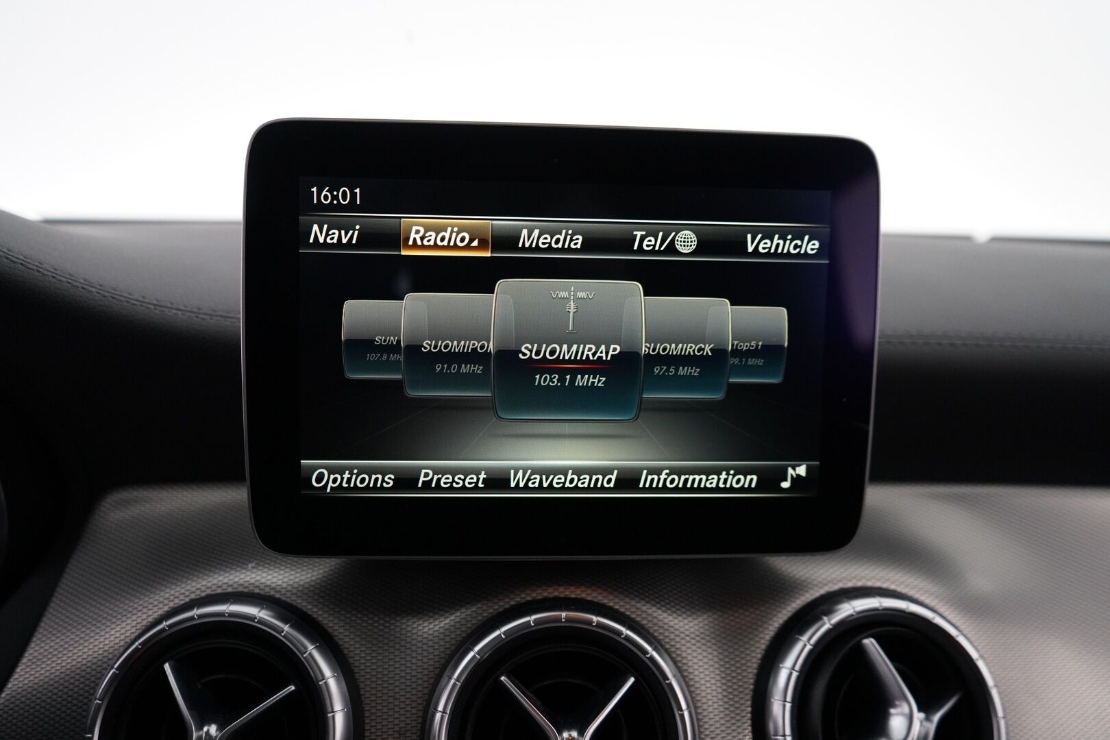 Mercedes-Benz CLA 2016 250 4Matic A Shooting Brake Business AMG *Panorama / Webasto  / Äänentoisto / Nahat / Muistipenkit / Kamera* - Säntilliset huollot / Kahdet renkaat AMG vantein