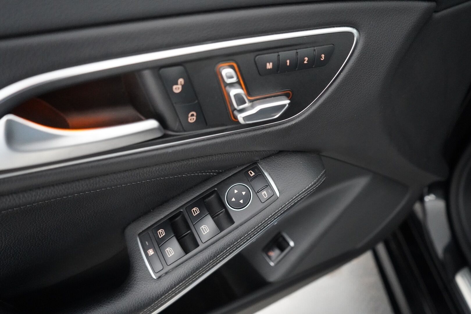 Mercedes-Benz CLA 2016 250 4Matic A Shooting Brake Business AMG *Panorama / Webasto  / Äänentoisto / Nahat / Muistipenkit / Kamera* - Säntilliset huollot / Kahdet renkaat AMG vantein