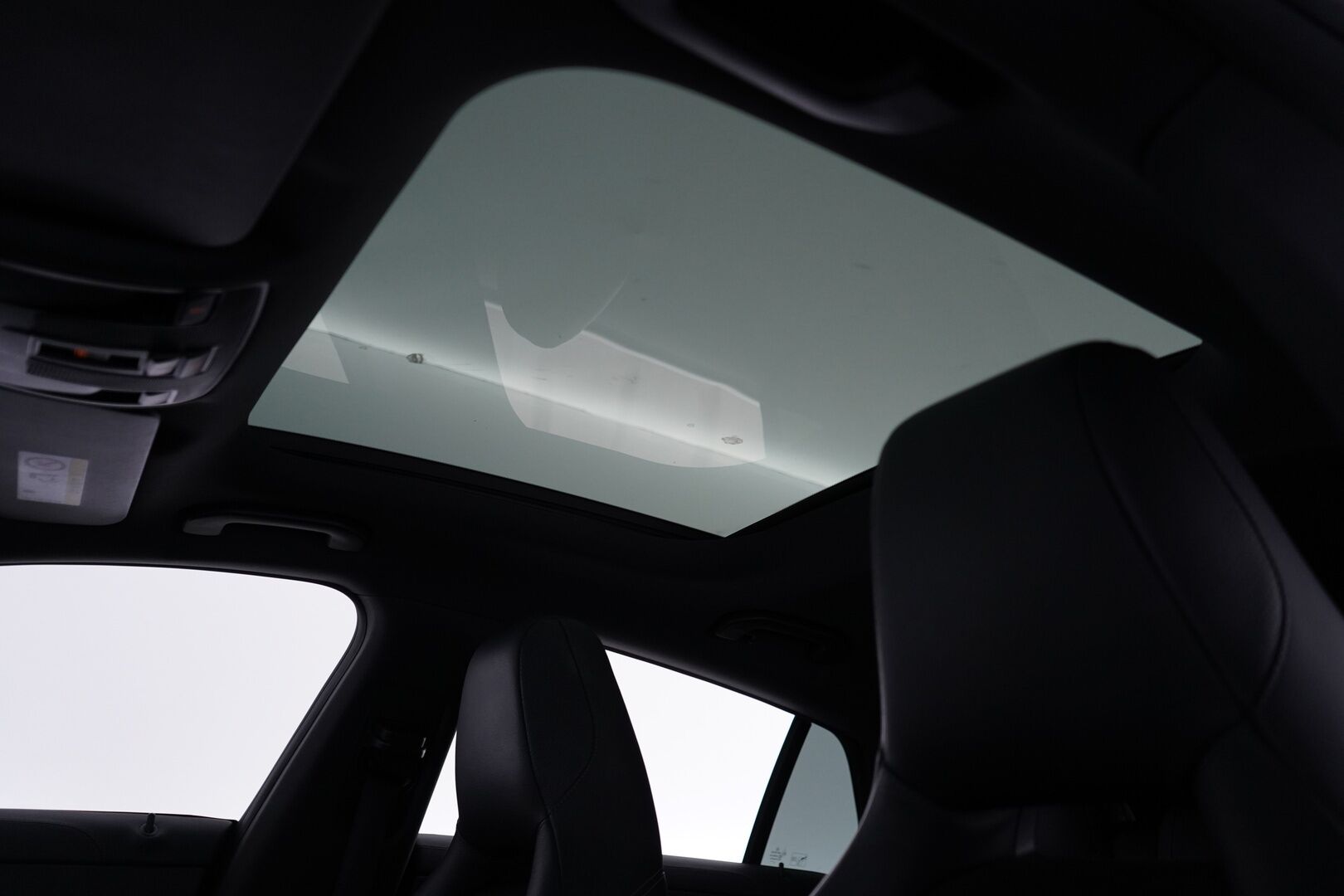 Mercedes-Benz CLA 2016 250 4Matic A Shooting Brake Business AMG *Panorama / Webasto  / Äänentoisto / Nahat / Muistipenkit / Kamera* - Säntilliset huollot / Kahdet renkaat AMG vantein