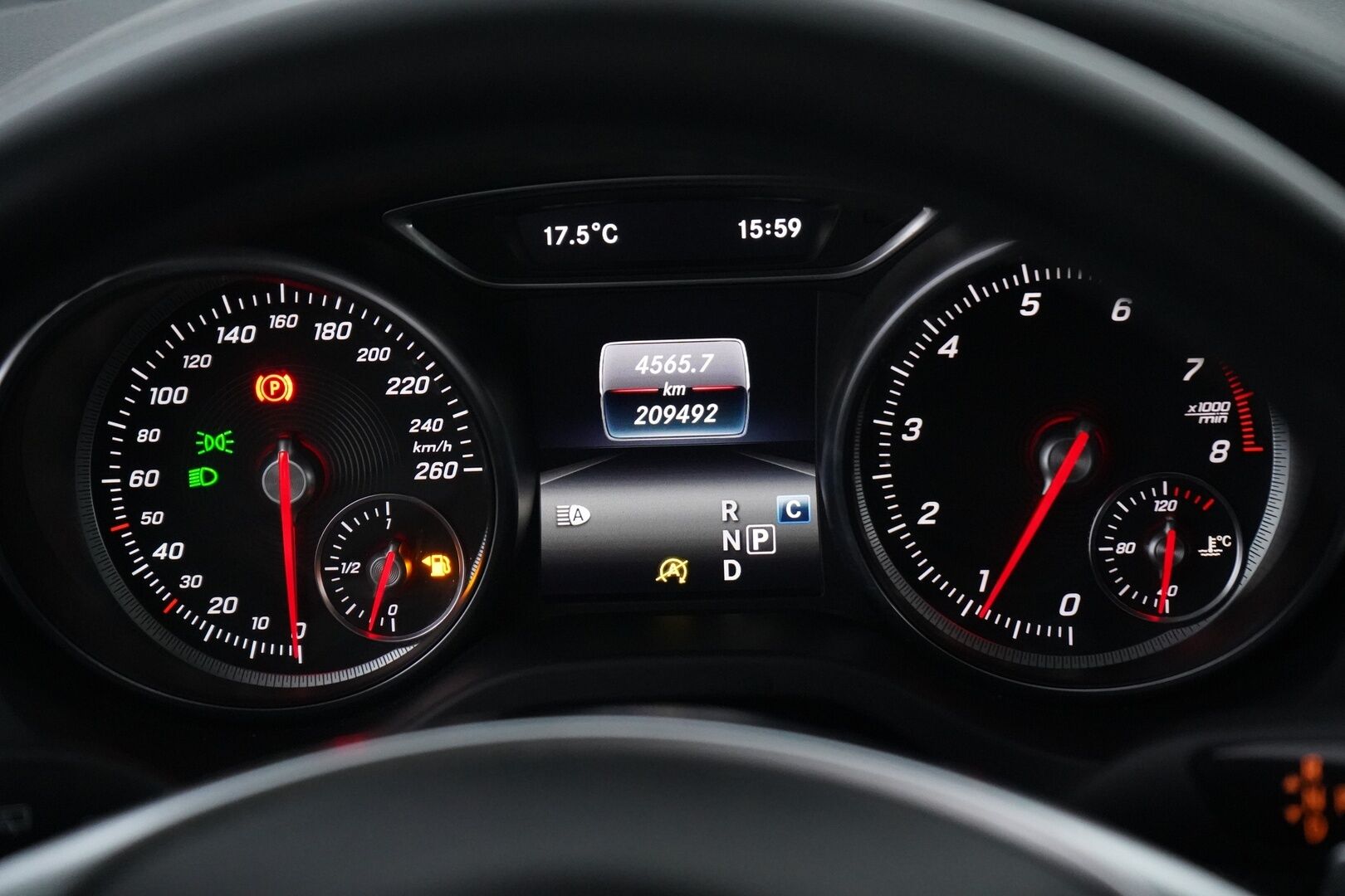 Mercedes-Benz CLA 2016 250 4Matic A Shooting Brake Business AMG *Panorama / Webasto  / Äänentoisto / Nahat / Muistipenkit / Kamera* - Säntilliset huollot / Kahdet renkaat AMG vantein