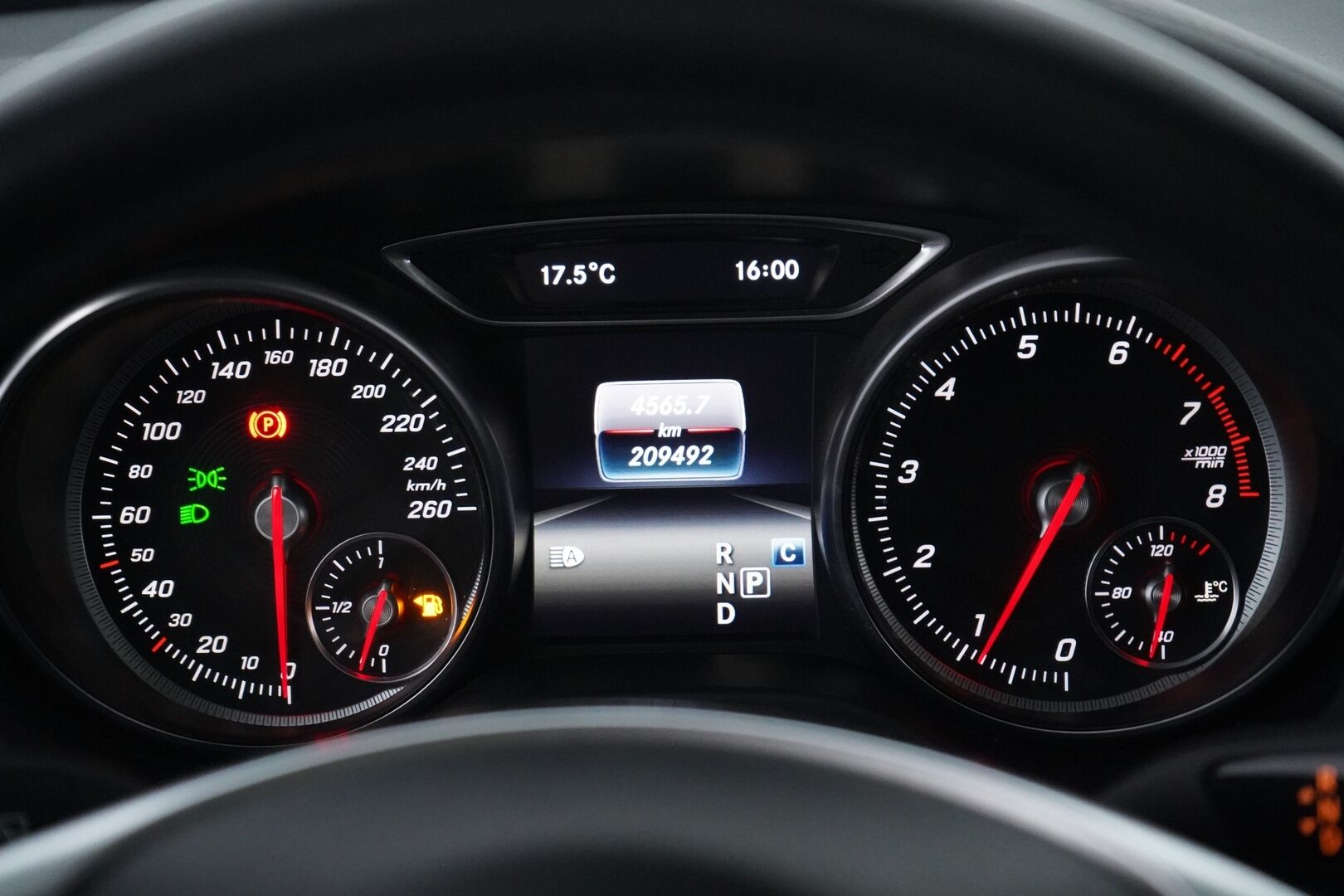 Mercedes-Benz CLA 2016 250 4Matic A Shooting Brake Business AMG *Panorama / Webasto  / Äänentoisto / Nahat / Muistipenkit / Kamera* - Säntilliset huollot / Kahdet renkaat AMG vantein