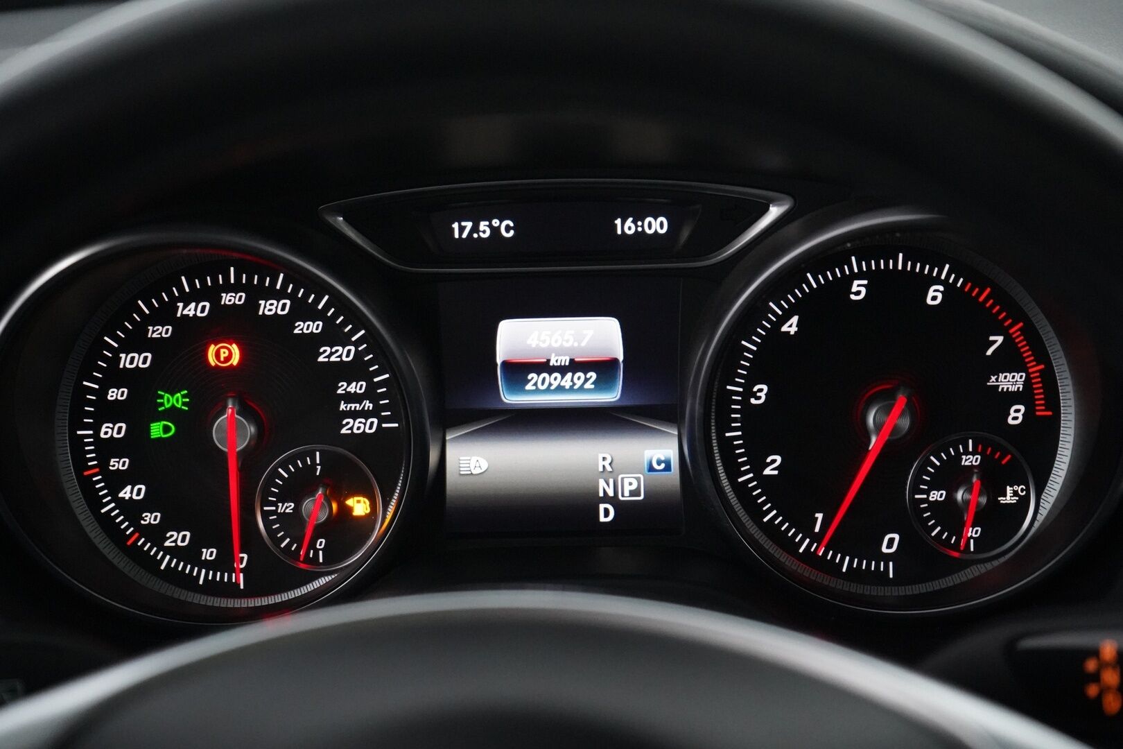 Mercedes-Benz CLA 2016 250 4Matic A Shooting Brake Business AMG *Panorama / Webasto  / Äänentoisto / Nahat / Muistipenkit / Kamera* - Säntilliset huollot / Kahdet renkaat AMG vantein