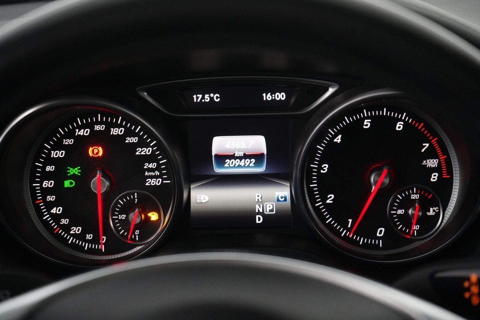 Mercedes-Benz CLA 2017 250 4Matic A Shooting Brake Business AMG *Panorama / Webasto  / Äänentoisto / Nahat / Muistipenkit / Kamera* - Säntilliset huollot / Kahdet renkaat AMG vantein - HULLUT AVAJAISHULINAT KORKOTARJOUS 3,29 %