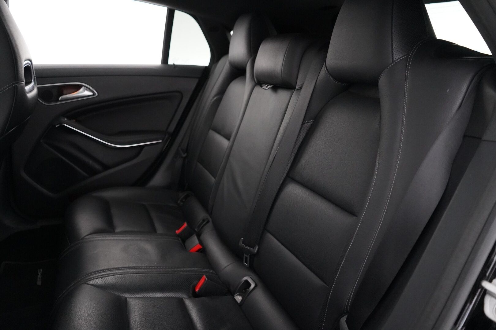 Mercedes-Benz CLA 2016 250 4Matic A Shooting Brake Business AMG *Panorama / Webasto  / Äänentoisto / Nahat / Muistipenkit / Kamera* - Säntilliset huollot / Kahdet renkaat AMG vantein