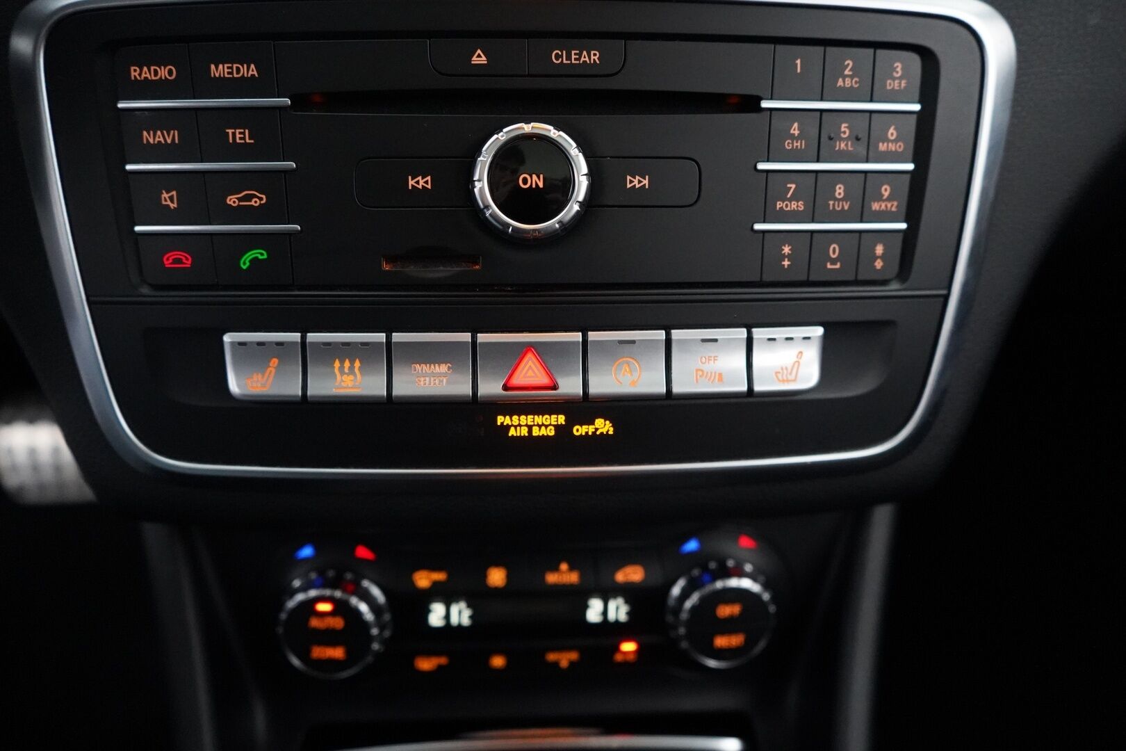 Mercedes-Benz CLA 2016 250 4Matic A Shooting Brake Business AMG *Panorama / Webasto  / Äänentoisto / Nahat / Muistipenkit / Kamera* - Säntilliset huollot / Kahdet renkaat AMG vantein