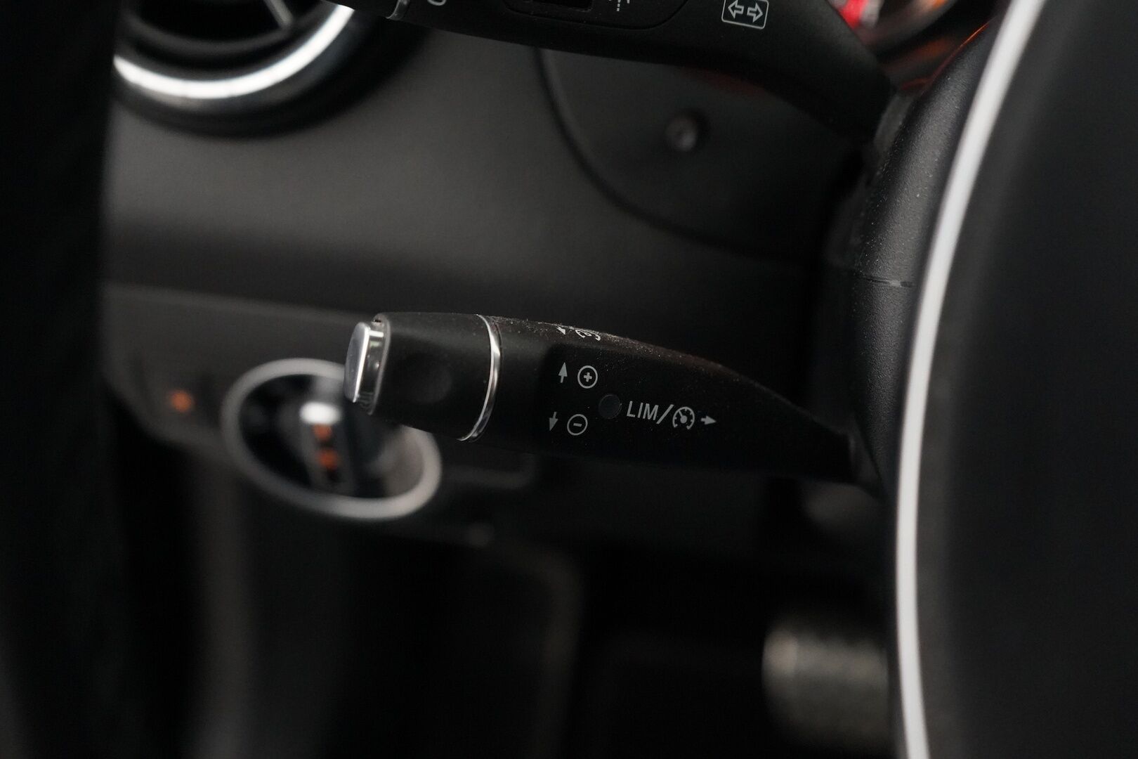 Mercedes-Benz CLA 2017 250 4Matic A Shooting Brake Business AMG *Panorama / Webasto  / Äänentoisto / Nahat / Muistipenkit / Kamera* - Säntilliset huollot / Kahdet renkaat AMG vantein