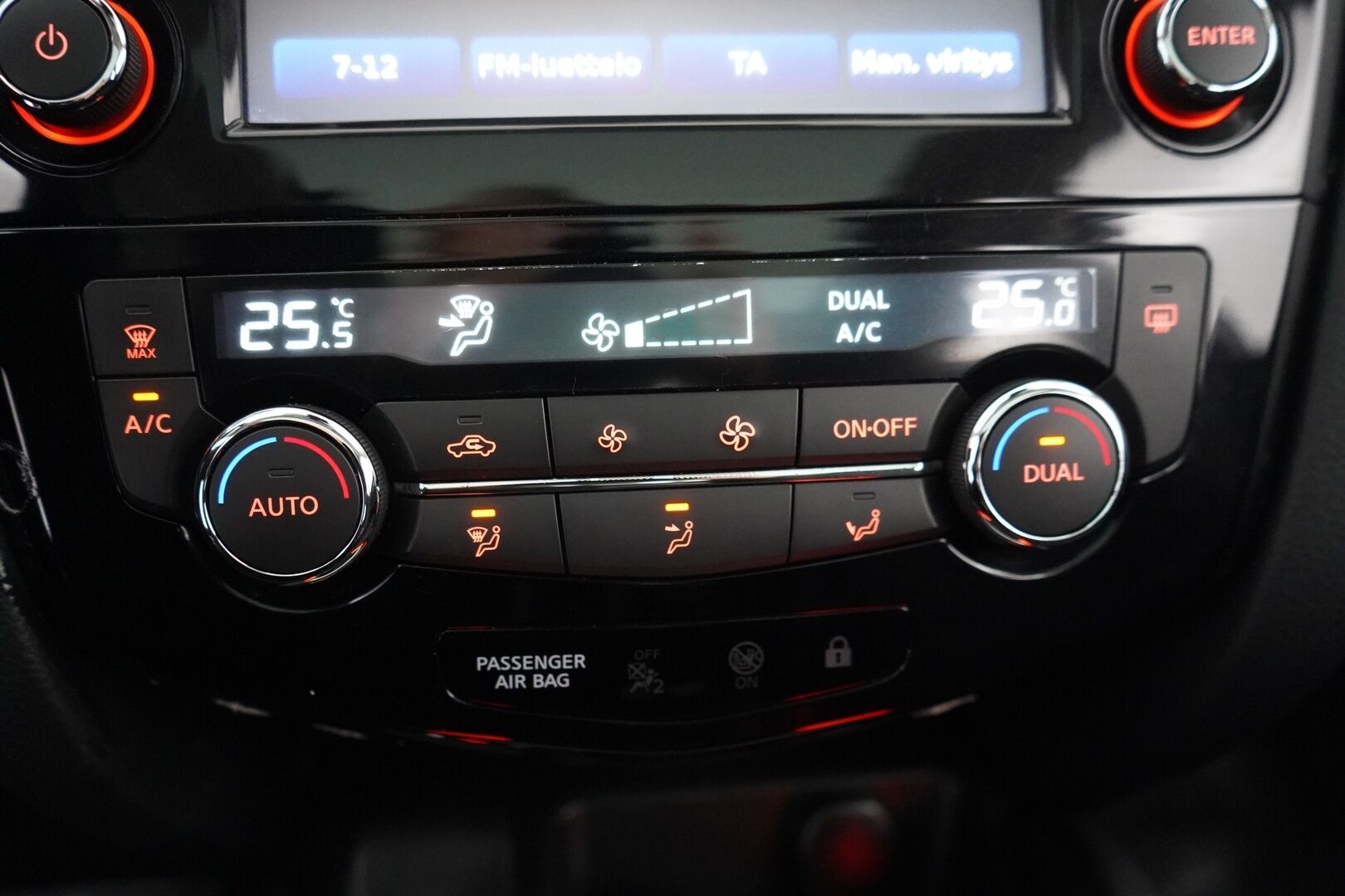 Nissan Qashqai 2017 DIG-T 115 N-Connecta 2WD 6M/T Glass roof - Auto tulossa myyntiin!