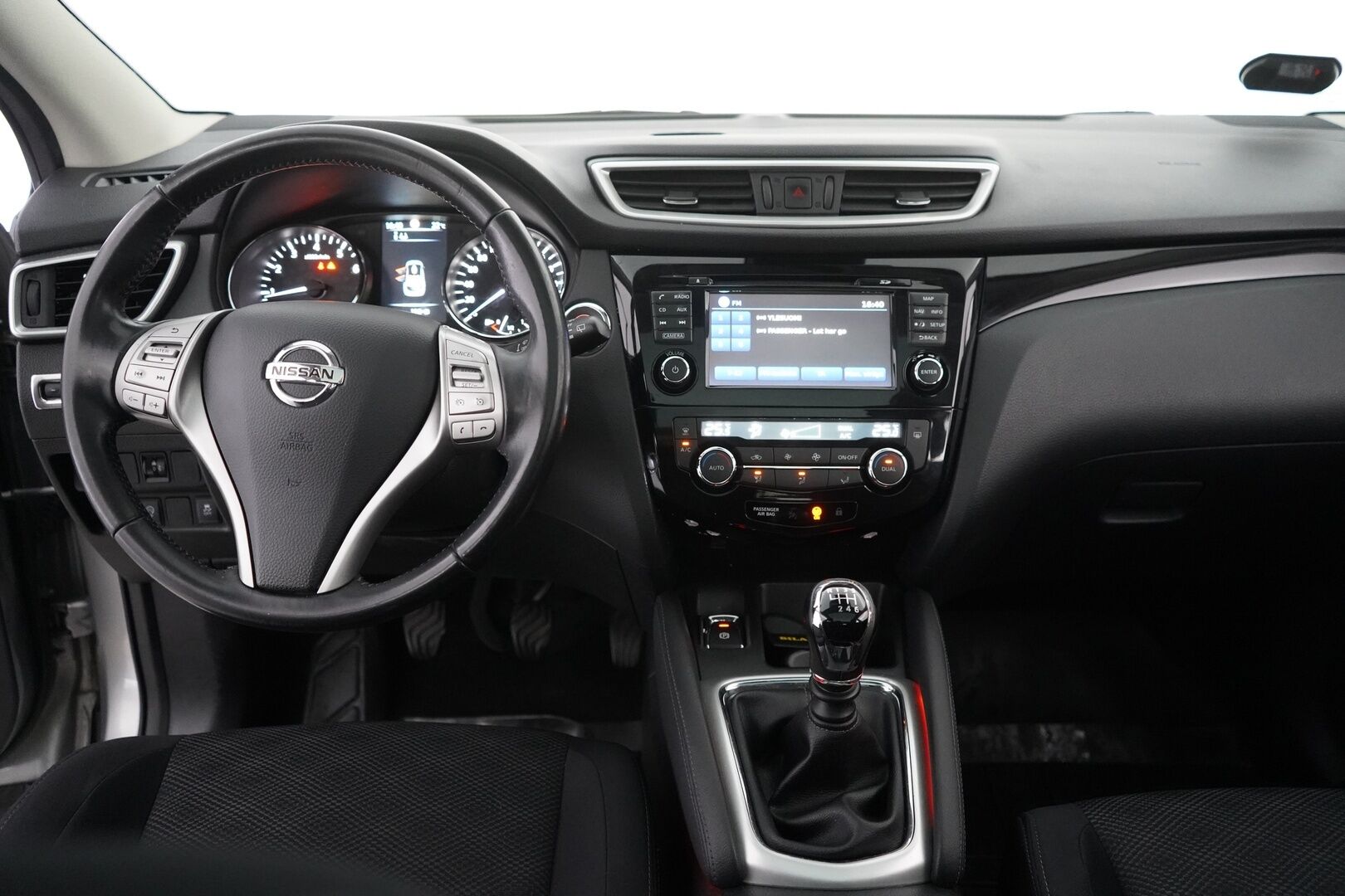 Nissan Qashqai 2017 DIG-T 115 N-Connecta 2WD 6M/T Glass roof - Auto tulossa myyntiin!