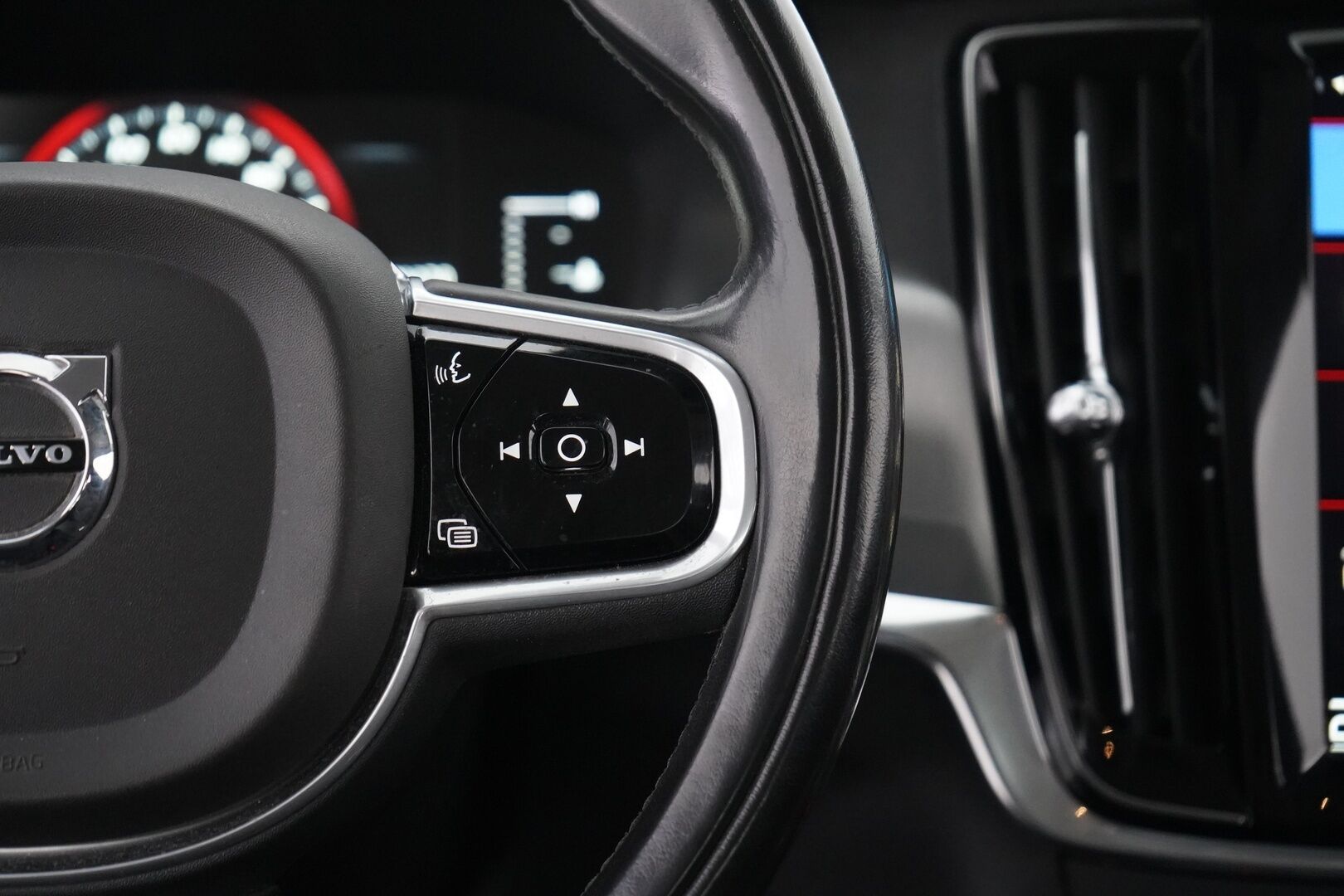 Volvo S90 2017 D3 Momentum aut - | ACC | Webasto | Koukku | Nahkasisusta | Pilot assist | Keyless | Suomi-auto | Kahdet renkaat | Hyvin huollettu / EI Adblue |