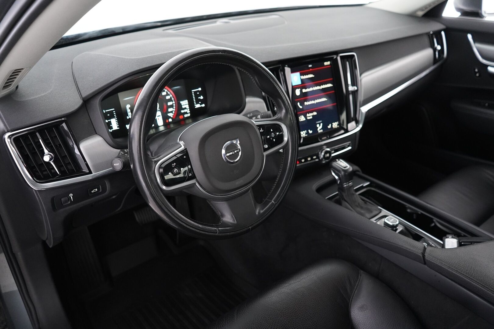 Volvo S90 2017 D3 Momentum aut - | ACC | Webasto | Koukku | Nahkasisusta | Pilot assist | Keyless | Suomi-auto | Kahdet renkaat | Hyvin huollettu / EI Adblue |