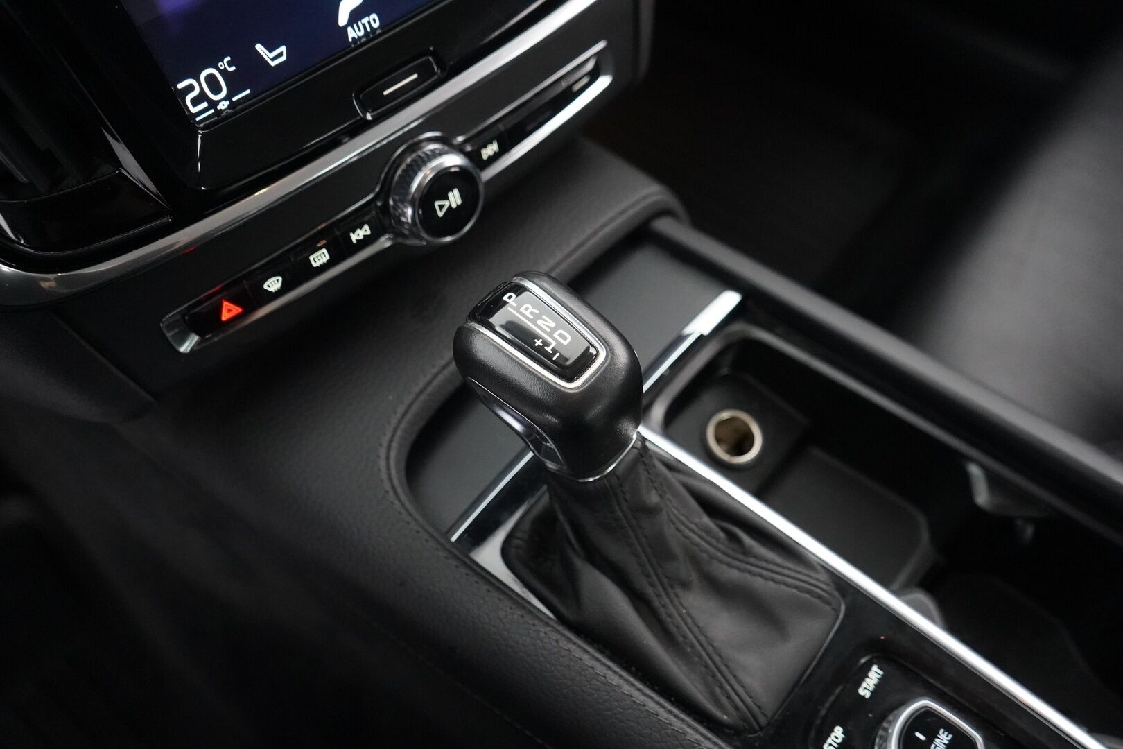 Volvo S90 2017 D3 Momentum aut - | ACC | Webasto | Koukku | Nahkasisusta | Pilot assist | Keyless | Suomi-auto | Kahdet renkaat | Hyvin huollettu / EI Adblue |