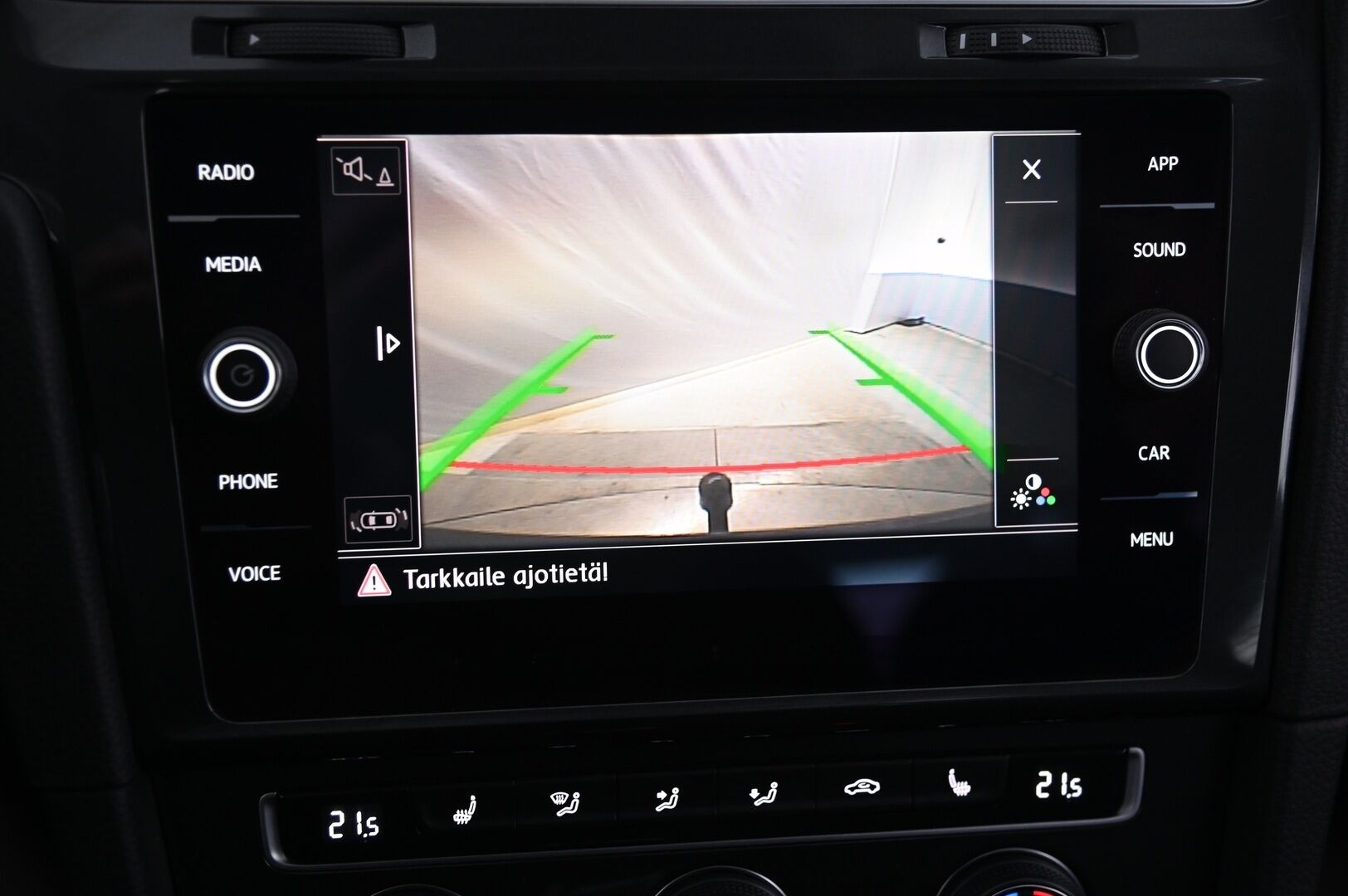 Volkswagen Golf 2017 Comfortline 1,0 TSI 81 kW * ACC / P.kamera / Vetokoukku / Lohkolämmitin * - Kahdet alumiinivanteet / Suomi-auto - HULLUT AVAJAISHULINAT KORKOTARJOUS 3,29 %