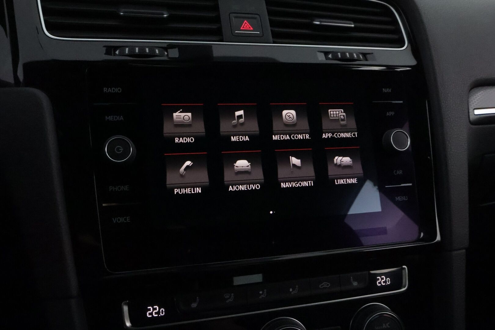 Volkswagen Golf 2017 GTI 2,0 TSI 169 kW (230 hv) * 1OM Suomiauto / DynAudio / Adapt.Vakkari / Peruutuskamera / Merkkihuollot / Digimittari - Juuri tullut Tampereelle! - HULLUT AVAJAISHULINAT KORKOTARJOUS 3,29 %