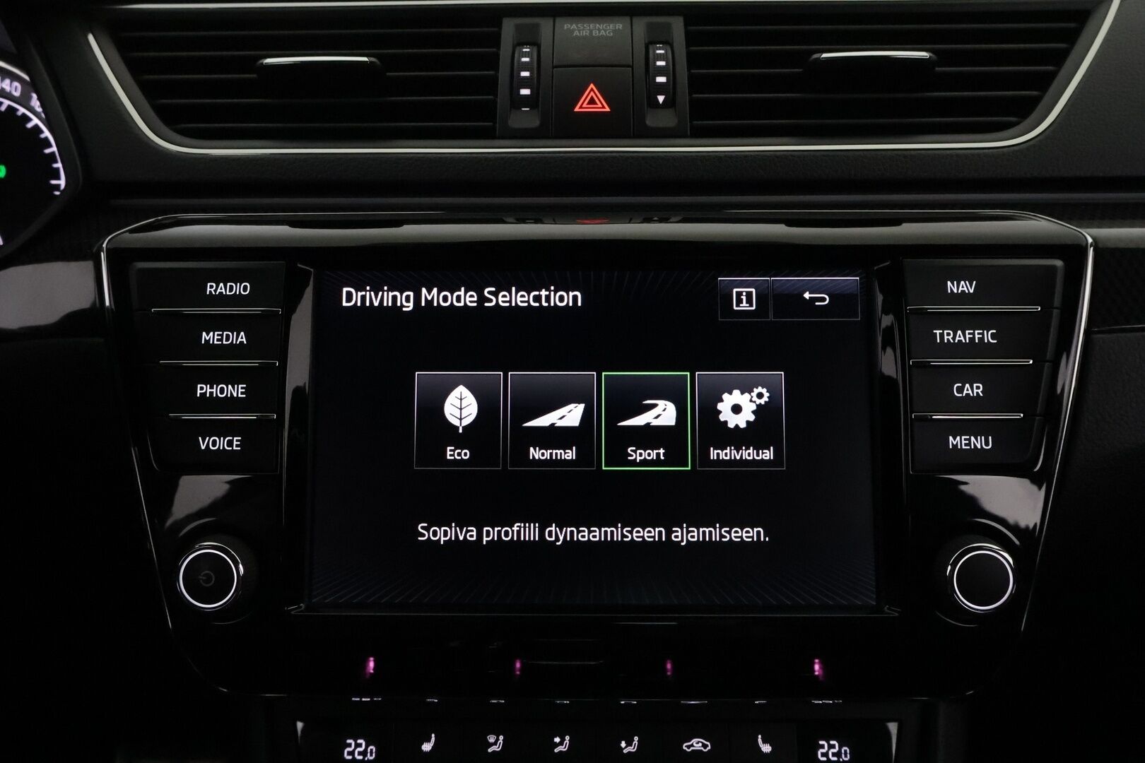 Skoda Superb 2017 2,0 TDI 190 4x4 SportLine DSG Autom. - Webasto | Adapt.Vakkari | Canton | Vetokoukku | Nahka-Alcantara | Adapt.LED