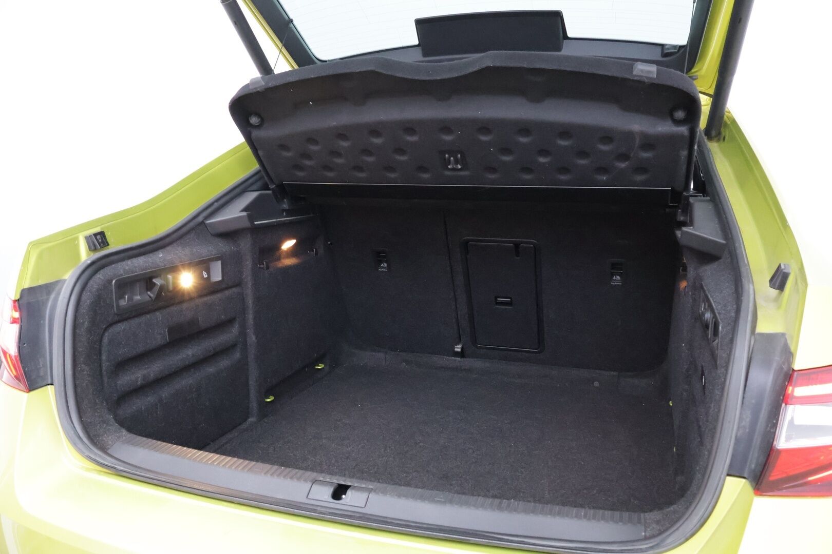 Skoda Superb 2017 2,0 TDI 190 4x4 SportLine DSG Autom. * Webasto / Adapt.Vakkari / Canton / Vetokoukku / Nahka-Alcantara / Adapt.LED - Supervarusteet / Hyvin huollettu / Juuri tullut Tampereelle!