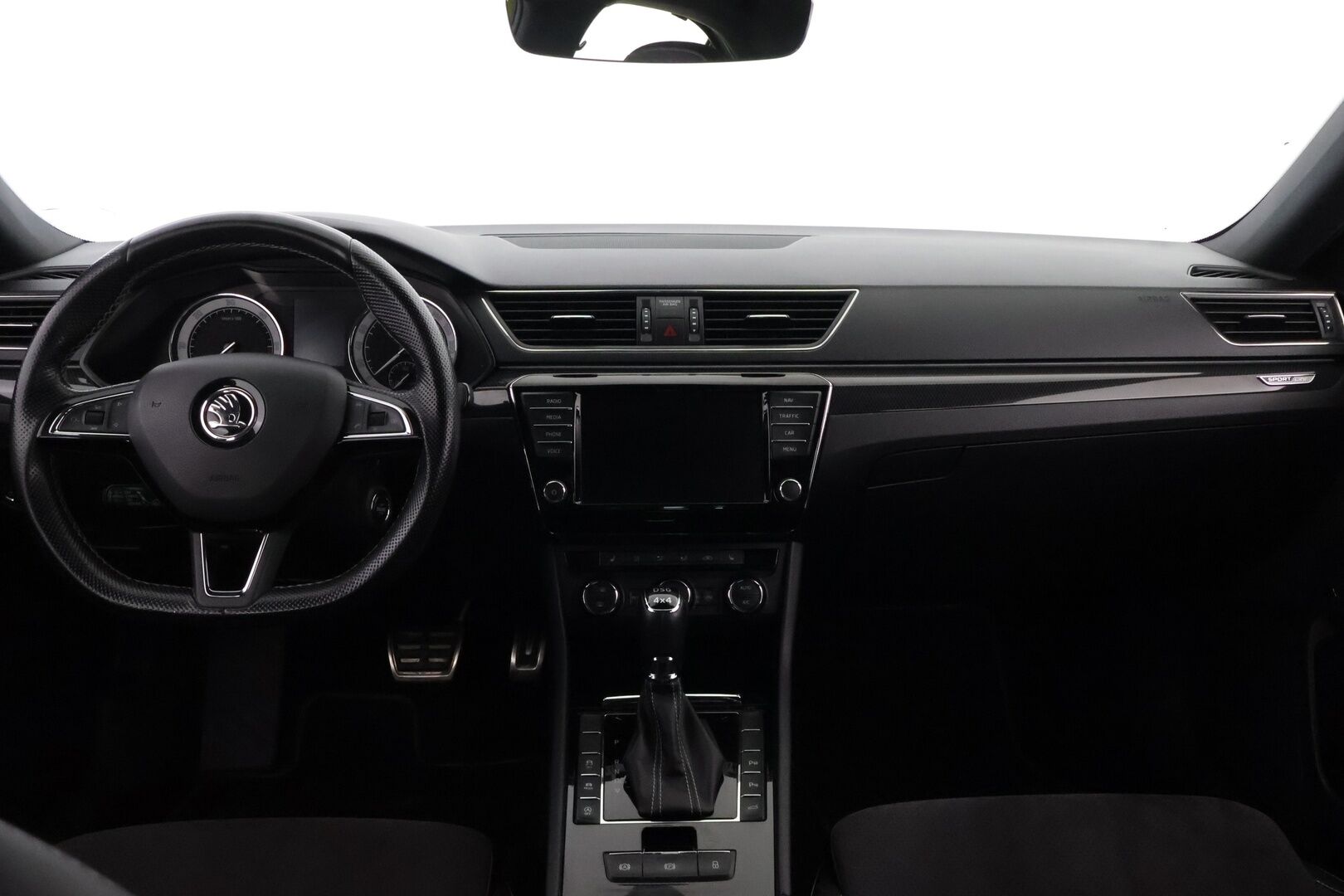 Skoda Superb 2017 2,0 TDI 190 4x4 SportLine DSG Autom. - Webasto | Adapt.Vakkari | Canton | Vetokoukku | Nahka-Alcantara | Adapt.LED
