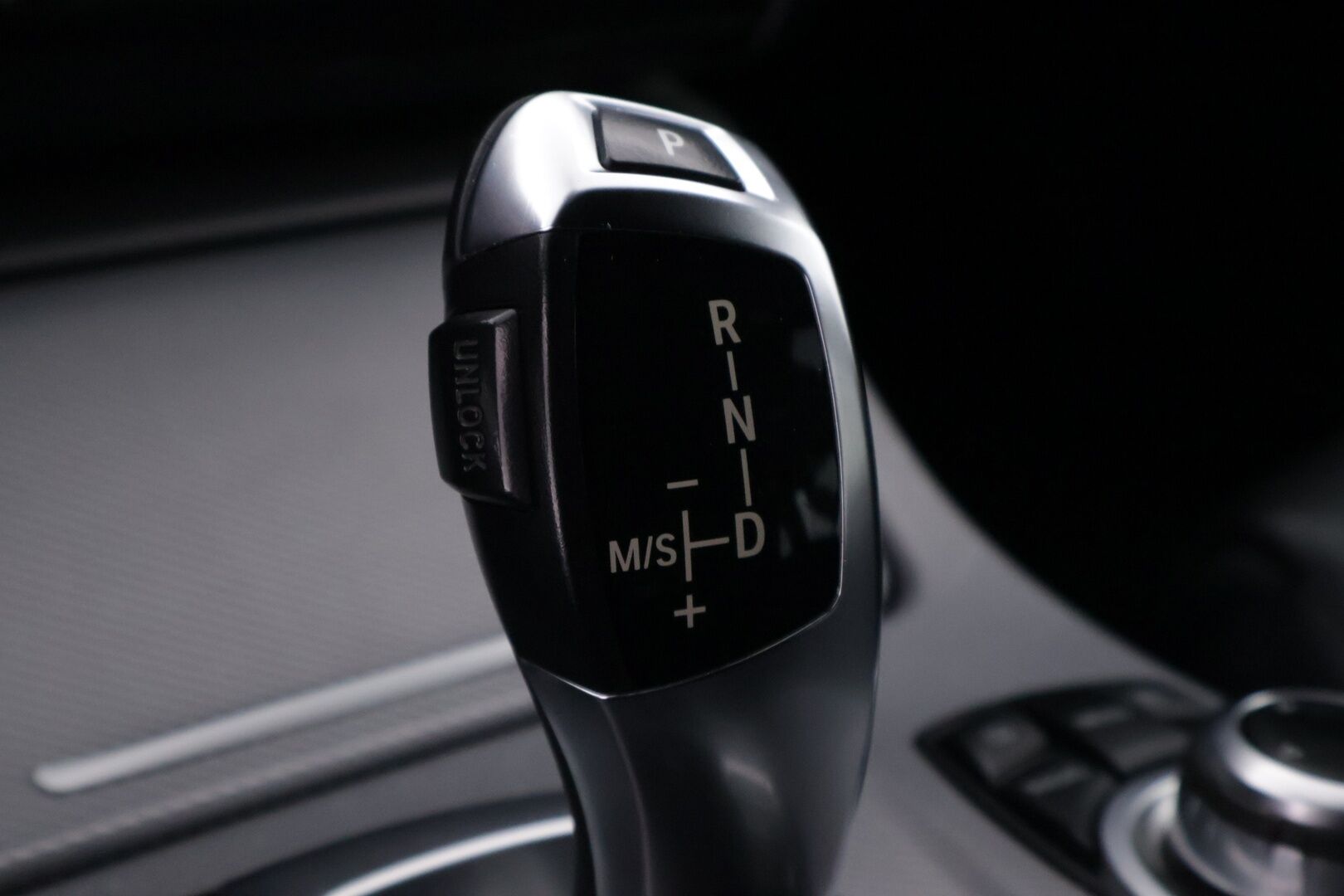 BMW 530 2011 xDrive A F11 Touring M-Sport - YritysOutlet - Myydään vain yrityksille - Todella siistikuntoinen! / BC-Racing alustasarja