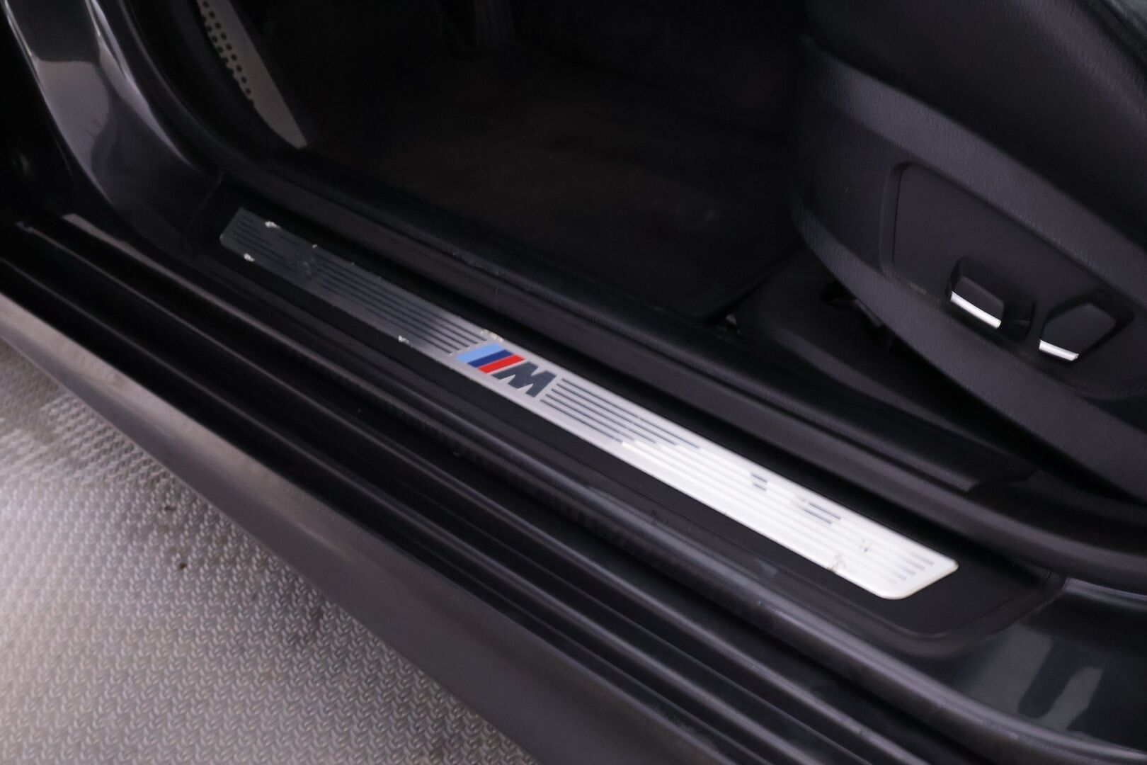 BMW 530 2011 xDrive A F11 Touring M-Sport - YritysOutlet - Myydään vain yrityksille - Todella siistikuntoinen! / BC-Racing alustasarja