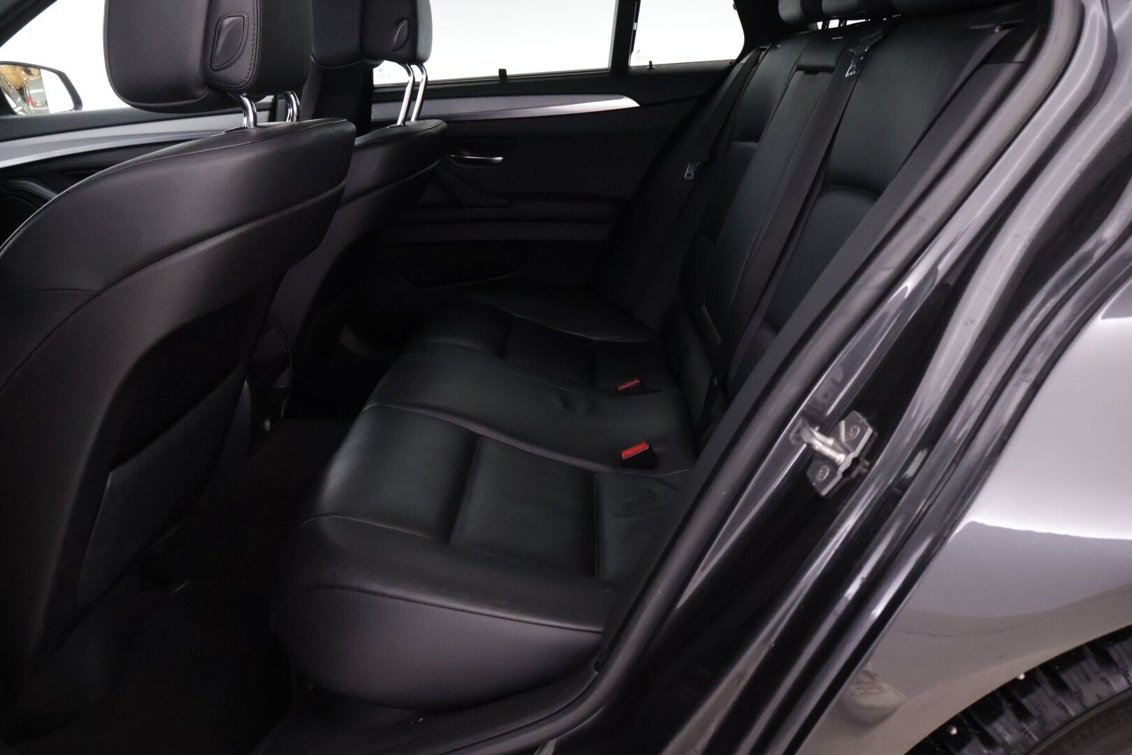 BMW 530 2011 xDrive A F11 Touring M-Sport - YritysOutlet - Myydään vain yrityksille - Todella siistikuntoinen! / BC-Racing alustasarja