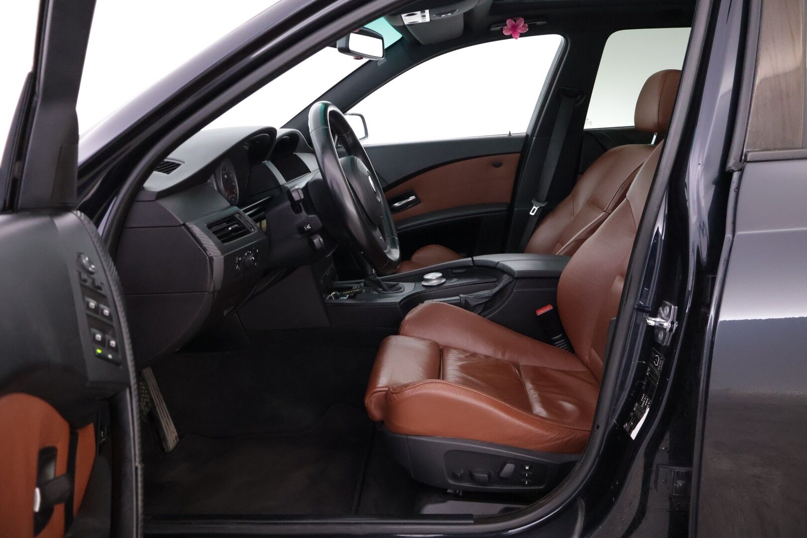 BMW 550 2005 i A Touring E61 M-sport - YritysOutlet - Myydään vain yrityksille - Harvinainen M-sport / 