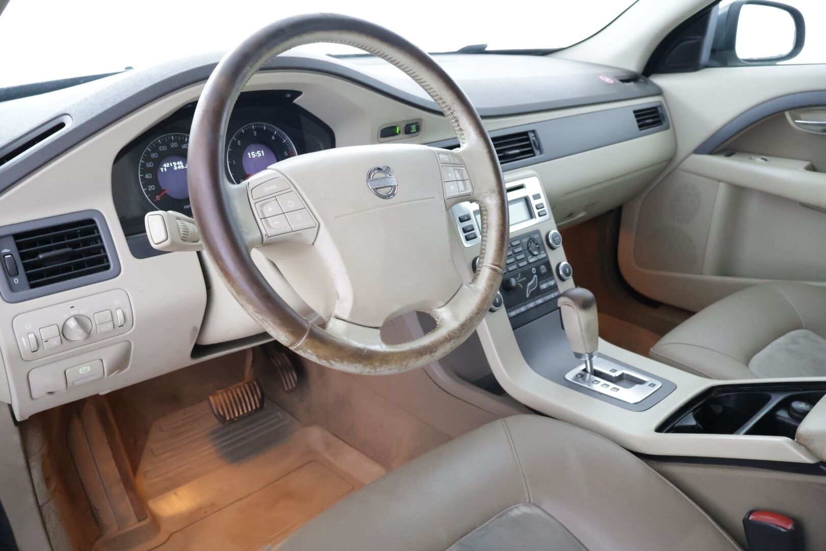 Volvo V70 2008 YritysOutlet - Myydään vain yrityksille - V70 2,4D aut - YritysOutlet - Myydään vain yrityksille | Webasto | Vetokoukku | Hihna 6/25 | Vakkari | Juuri leimattu |