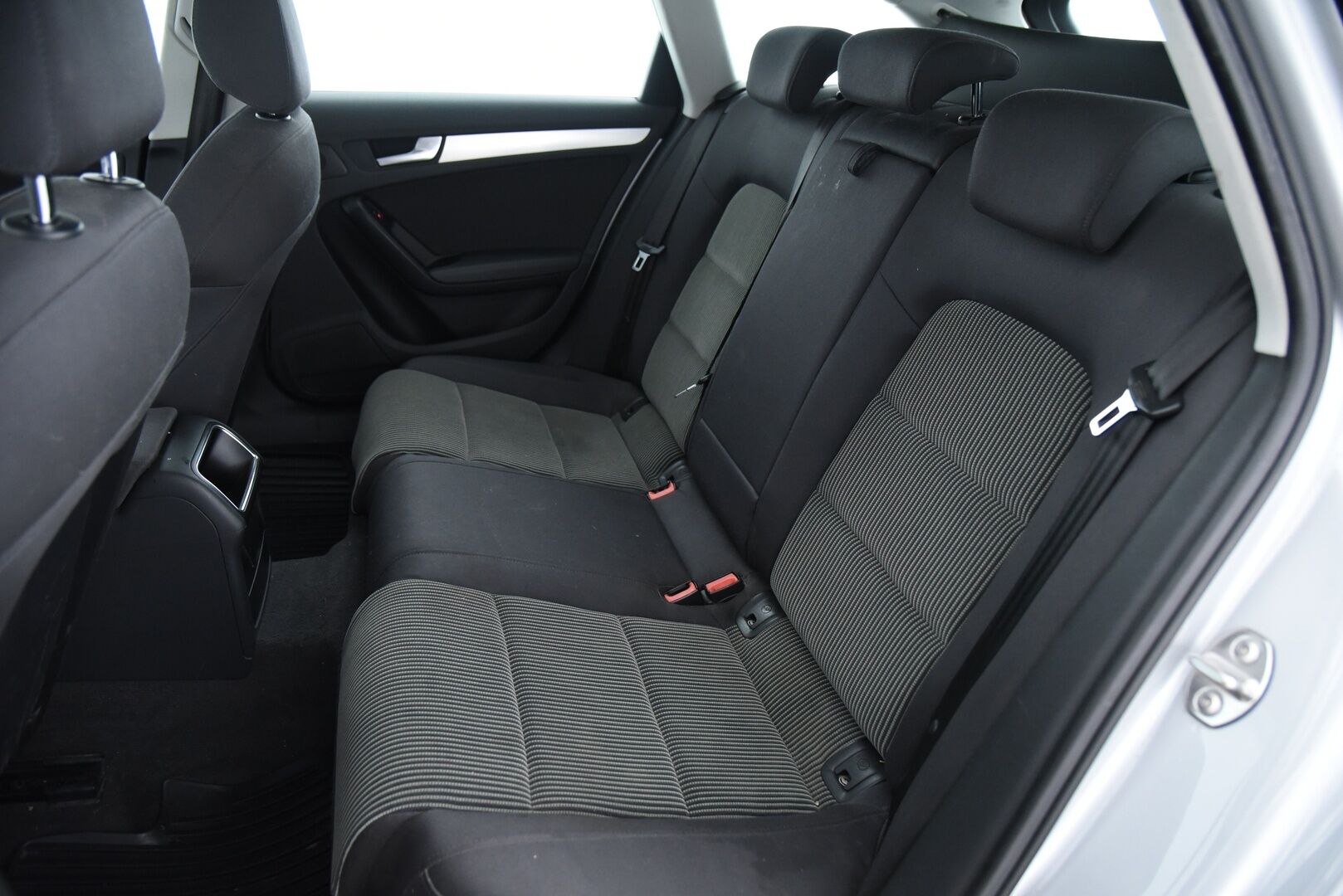 Audi A4 2009 A4 Farmari / Myydään huutokaupat.com:ssa! - Myydään vain huutokaupat.com:ssa!