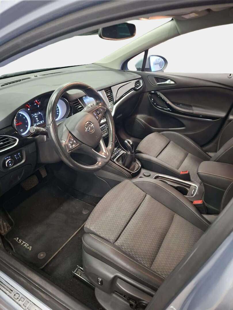 Opel Astra 2017 Sports Tourer Innovation 1,0 Turbo Start/Stop 77kW ECT5 - | Suomi-auto | Merkkihuollettu | Lohko ja sisäpistoke | Keyless | P.Kamera | Lämmitettävä ohjauspyörä | AppleCarPlay | 2X Renkaat & Aluvanteet |