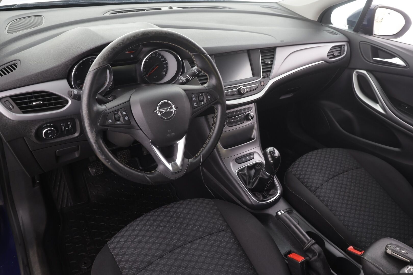 Opel Astra 2017 Sports Tourer Enjoy 1,6 CDTI ecoFLEX Start/Stop 81kW MT6 * Webasto / Vakkari / P.tutkat / 2xRenkaat * - *Suomi-auto / Ei Adblue-järjestelmää*