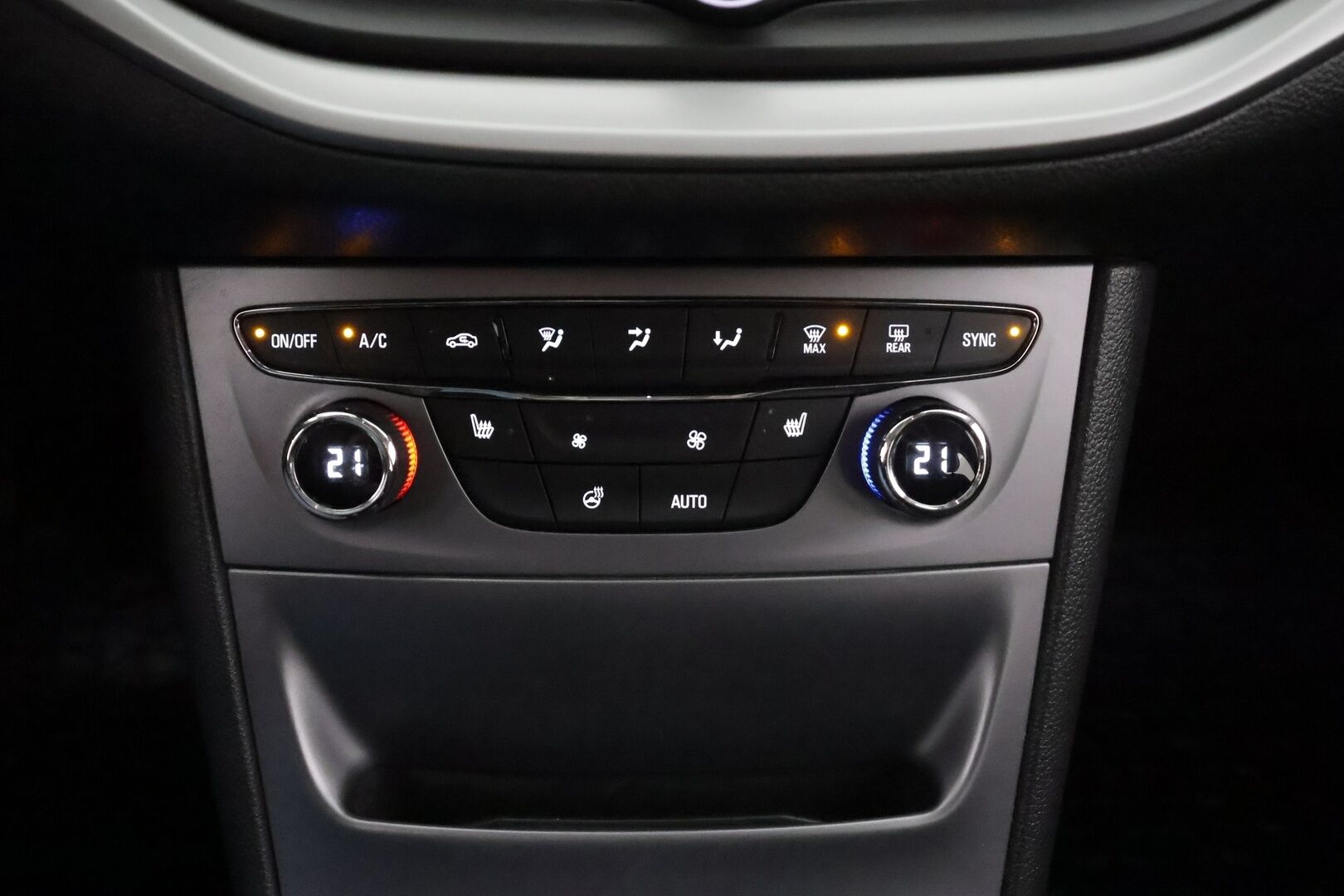 Opel Astra 2017 Sports Tourer Enjoy 1,6 CDTI ecoFLEX Start/Stop 81kW MT6 * Webasto / Vakkari / P.tutkat / 2xRenkaat * - *Suomi-auto / Ei Adblue-järjestelmää*