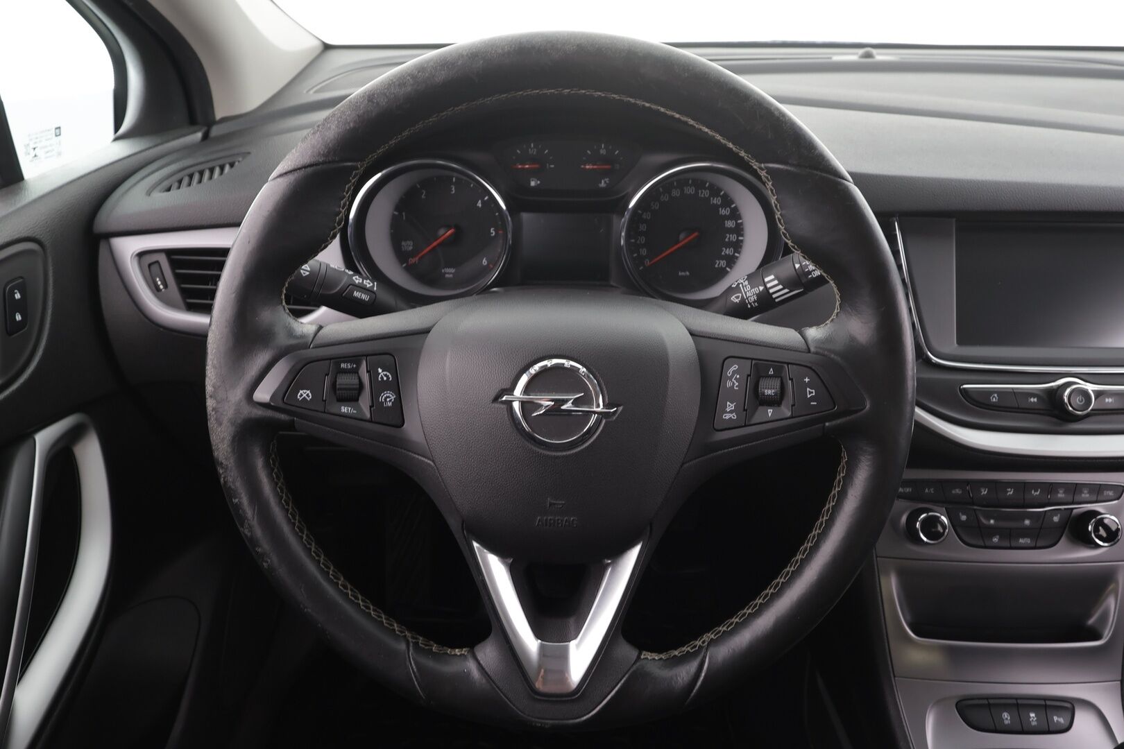 Opel Astra 2017 Sports Tourer Enjoy 1,6 CDTI ecoFLEX Start/Stop 81kW MT6 * Webasto / Vakkari / P.tutkat / 2xRenkaat * - *Suomi-auto / Ei Adblue-järjestelmää*