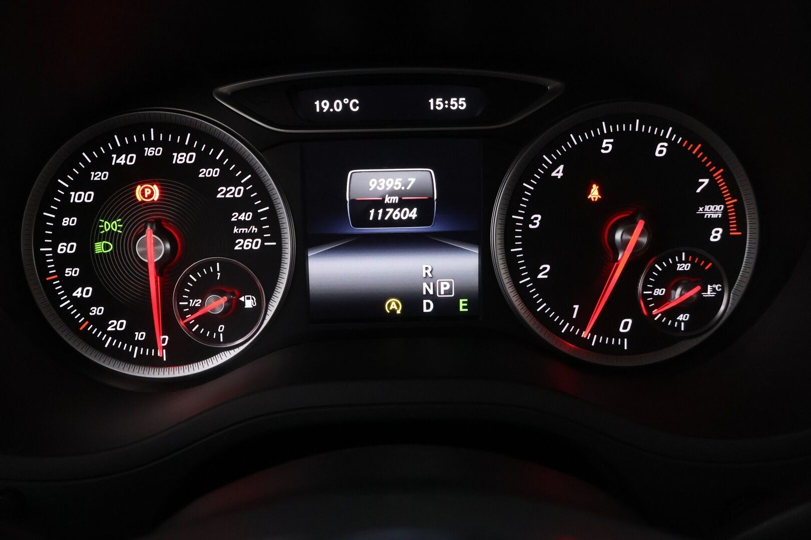 Mercedes-Benz B 2015 B 250 Farmari (AC) 5ov 1991cm3 A - Webasto / Panorama / kahdet renkaat / Koukku